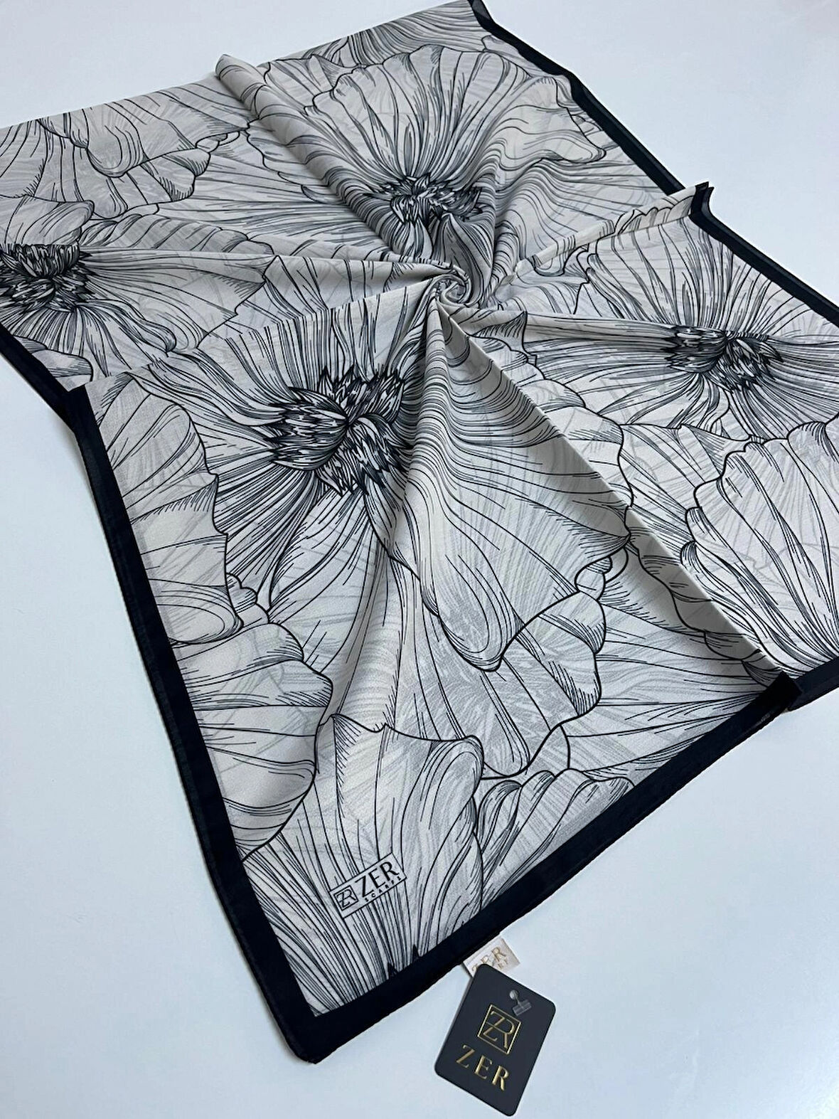 ZER ORGANİK ŞAL SİYAH-KREM