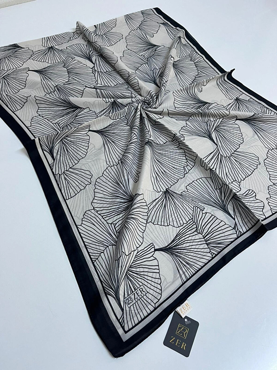 ZER ORGANİK ŞAL KREM-SİYAH