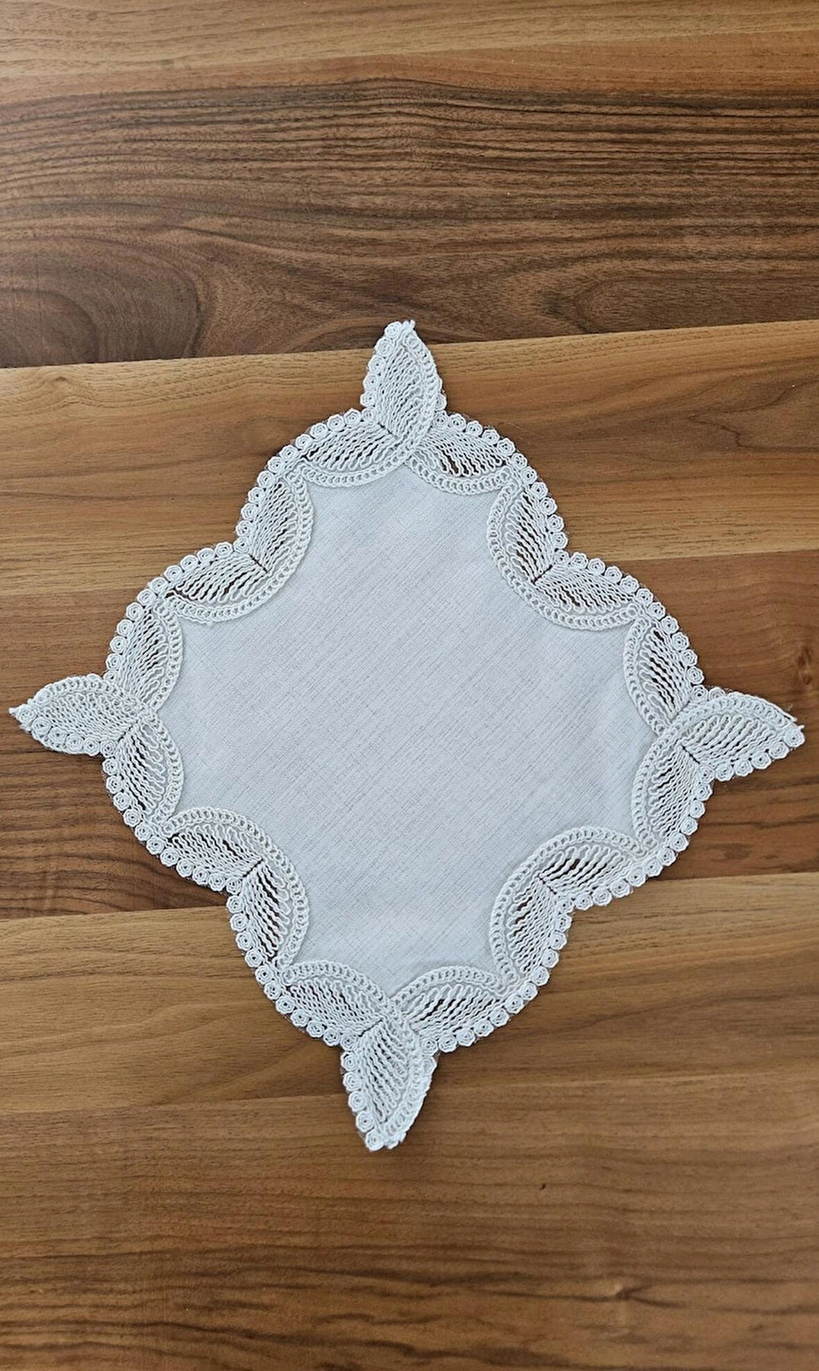 Fransız Dantelli Zigon Sehpa Örtüsü