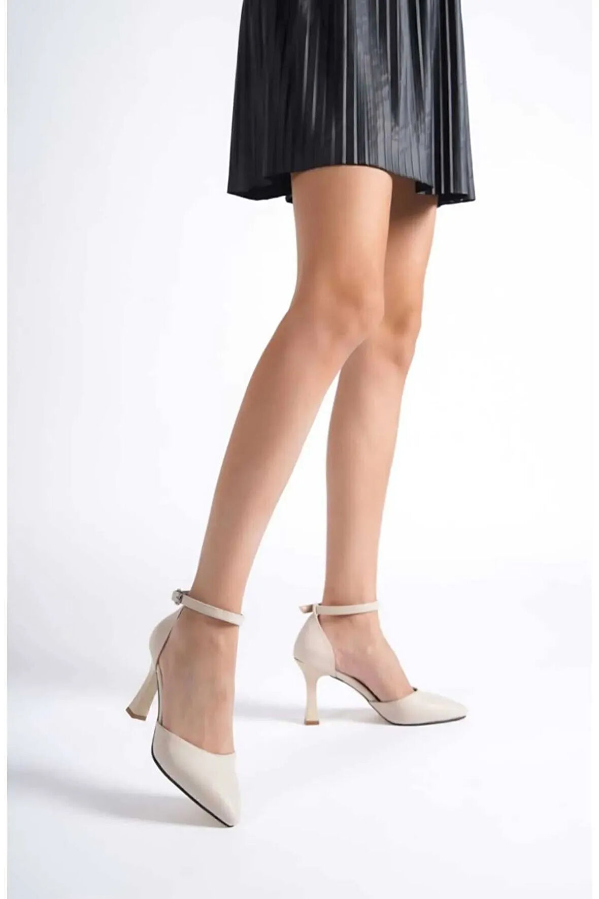 Kadın Bej Yüksek Stiletto İnce Topuklu Ayakkabı