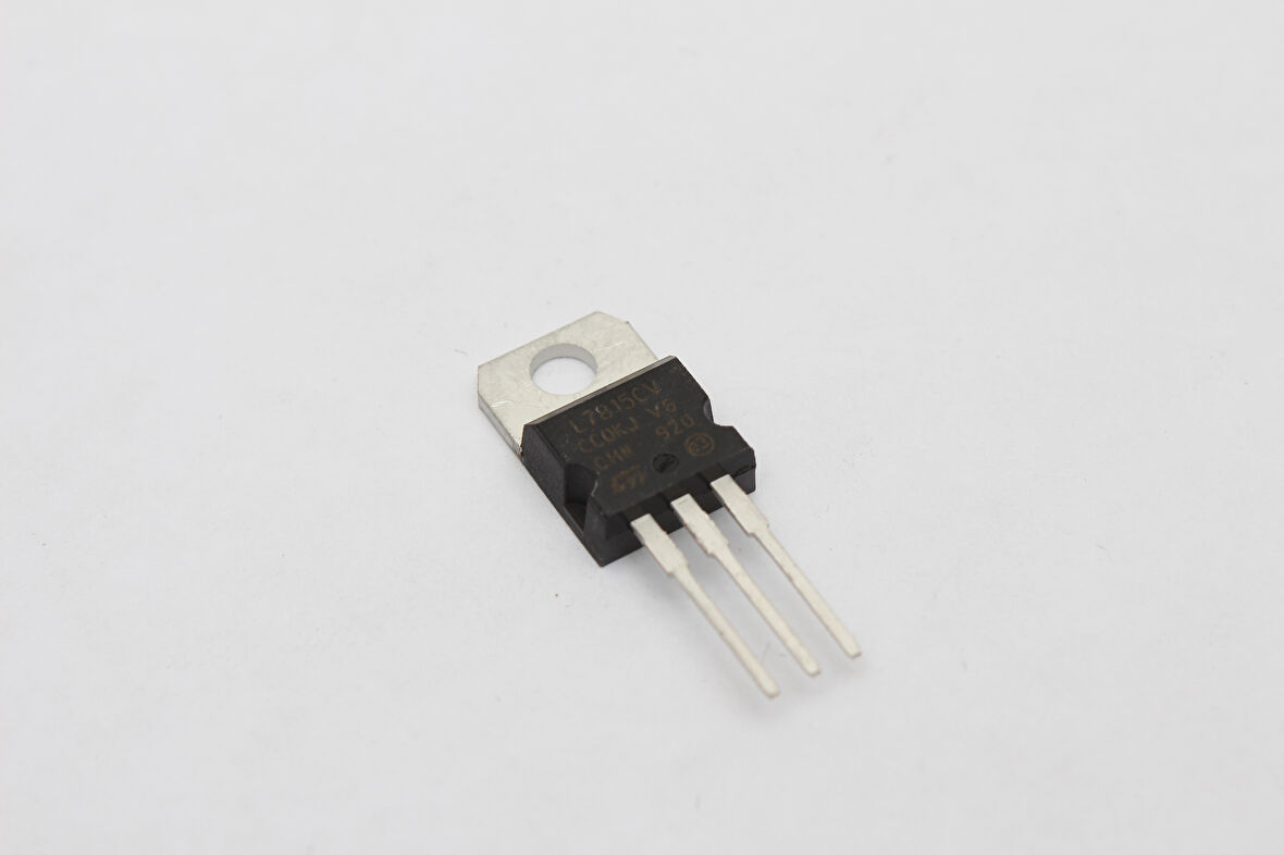 UA 7815 TO-220 Voltaj Regulator Ic