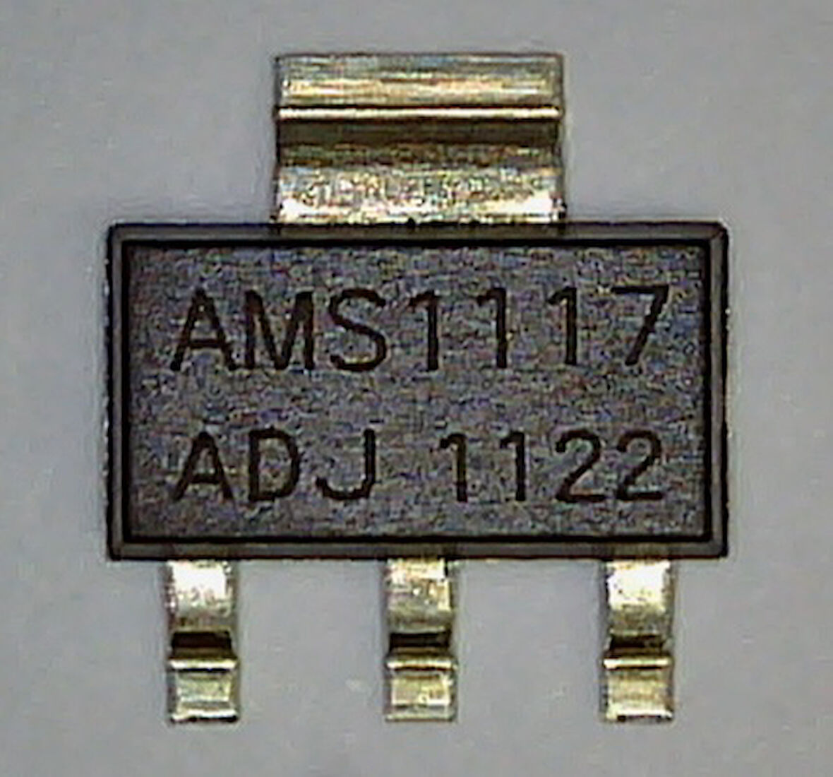 AMS 1117 ADJ TO 223 SMD