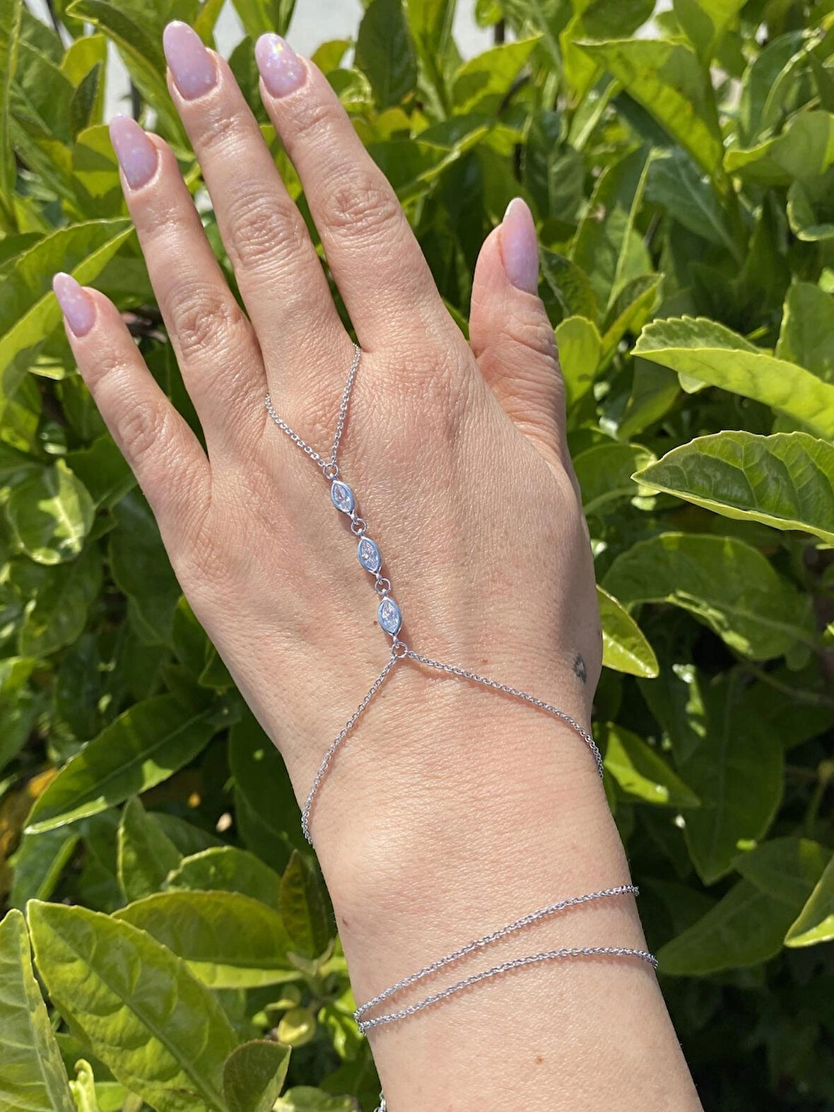 Şahmeran Pirinç Gümüş Renk Su Damlası Zirkon Taşlı Model