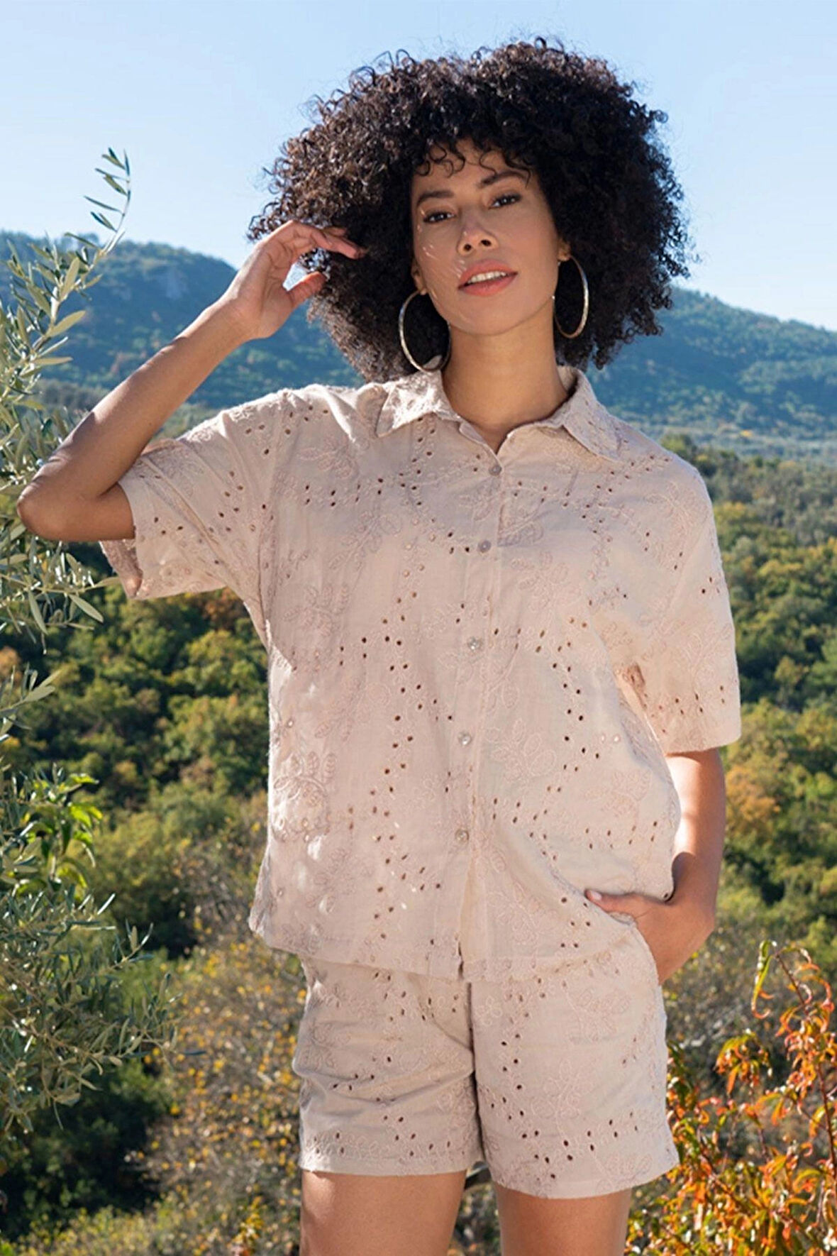 KORDONE NAKIŞLI KISA KOL GÖMLEK KADIN 410065