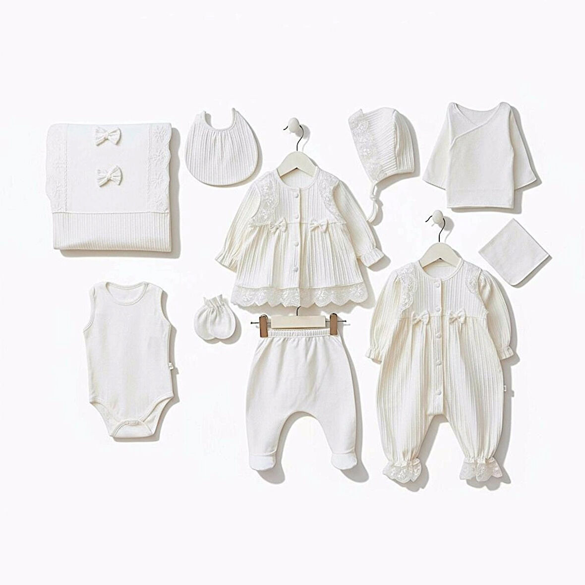 0-3 AY KIZ BEBEKLERE ORGANİK PAMUK PREMİUM KALİTE MONALİSA DANTELLİ 10 LU TAKIM 