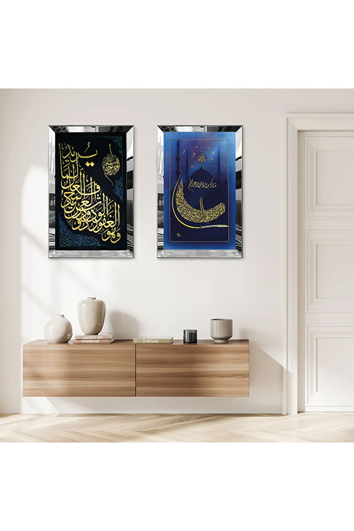GÜMÜŞ AYNALI PLEKSİ ÇERÇEVELİ ARAPÇA YAZI VE CAMİLİ İKİLİ MDF TABLO SETİ