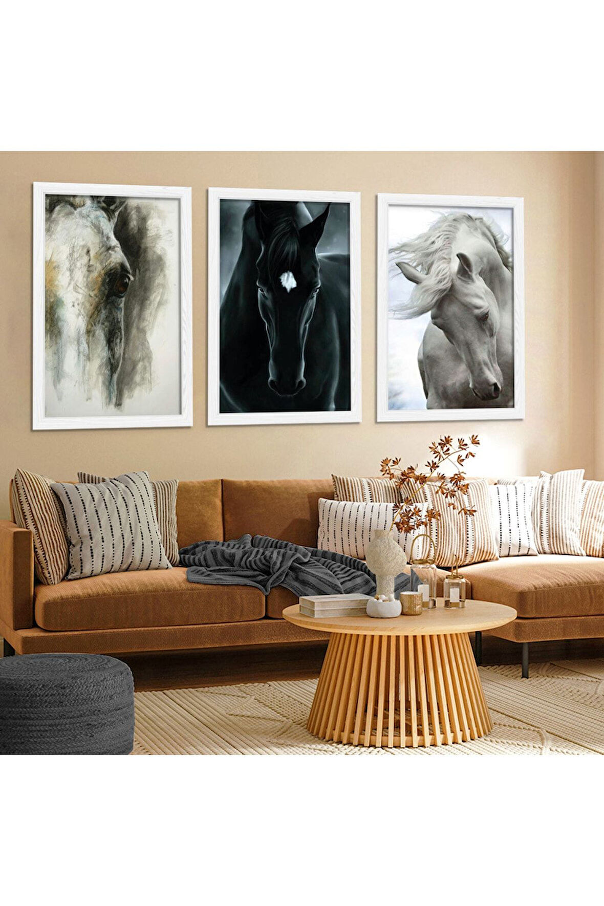 Beyaz Ahşap Çerçeveli At Tablo