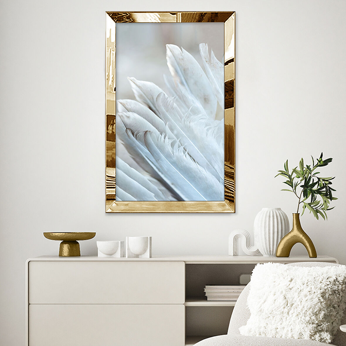 GOLD AYNALI PLEKSİ ÇERÇEVELİ BEYAZ KUŞ TÜYLERİ TABLO