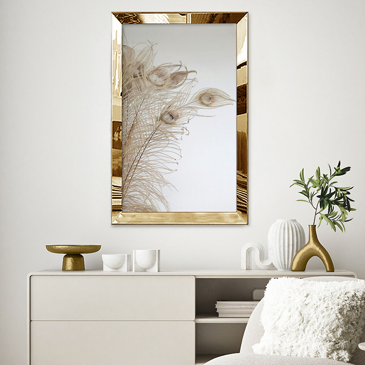 GOLD AYNALI PLEKSİ ÇERÇEVELİ MODERN BEYAZ ALTIN SARISI TAVUS TÜYÜ DESENLİ ÇİZİM TABLO