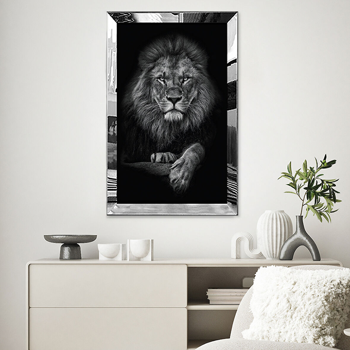 GÜMÜŞ  AYNALI PLEKSİ ÇERÇEVELİ SİYAH BEYAZ ASİL ASLAN TABLOSU