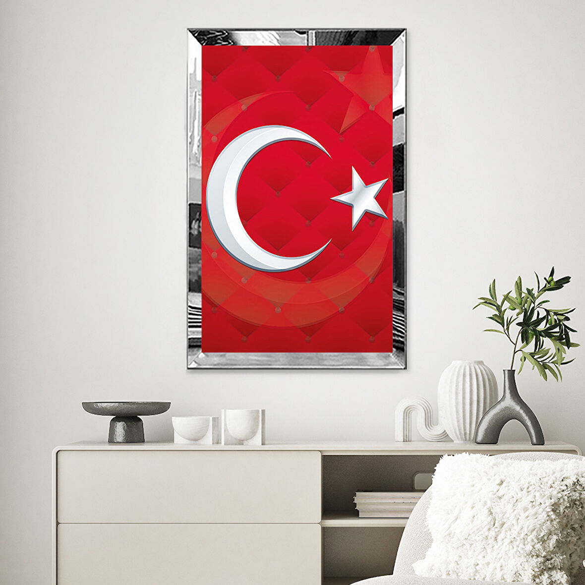 GÜMÜŞ  AYNALI PLEKSİ ÇERÇEVELİ KRIMIZI ARKA PLANLI AY YILDIZ BAYRAK TABLO