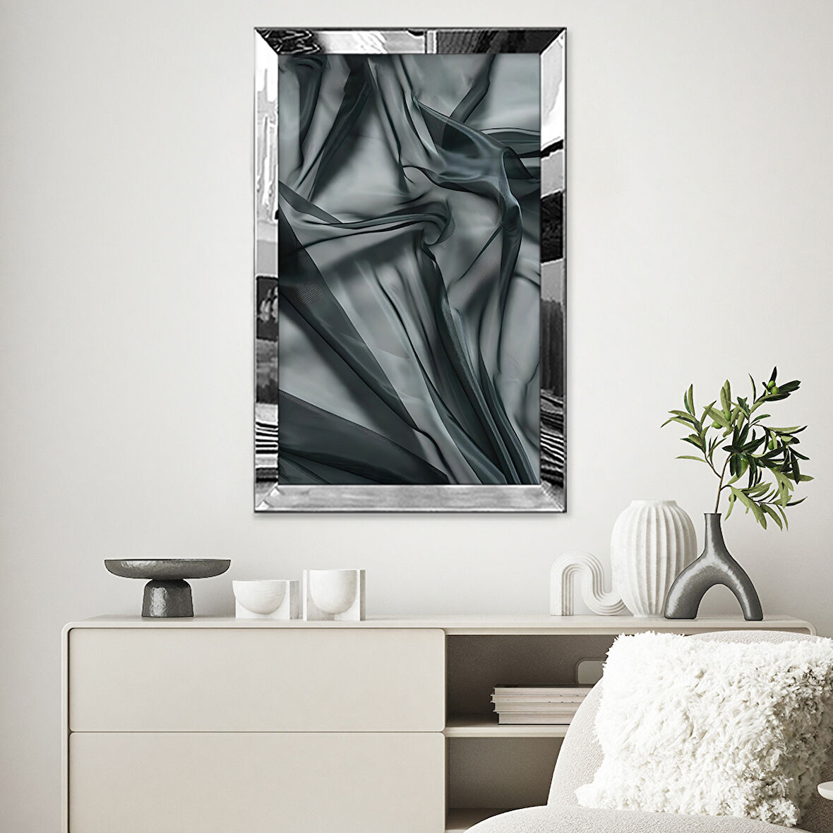 GÜMÜŞ AYNALI PLEKSİ ÇERÇEVELİ ESTETİK TARZDA SİYAH TÜL TABLOSU