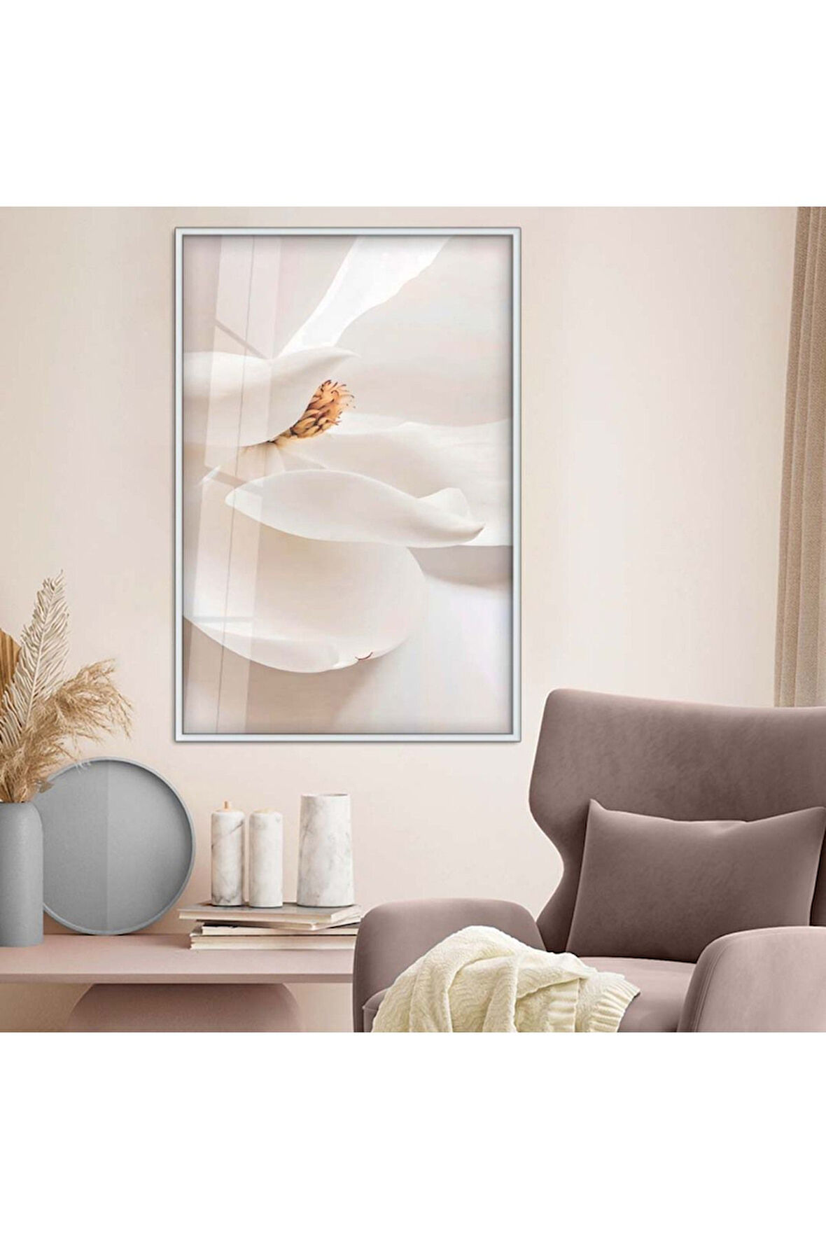 Siyah Metal Çerçeveli Beyaz Çiçek Kırılmaz Cam Tablo