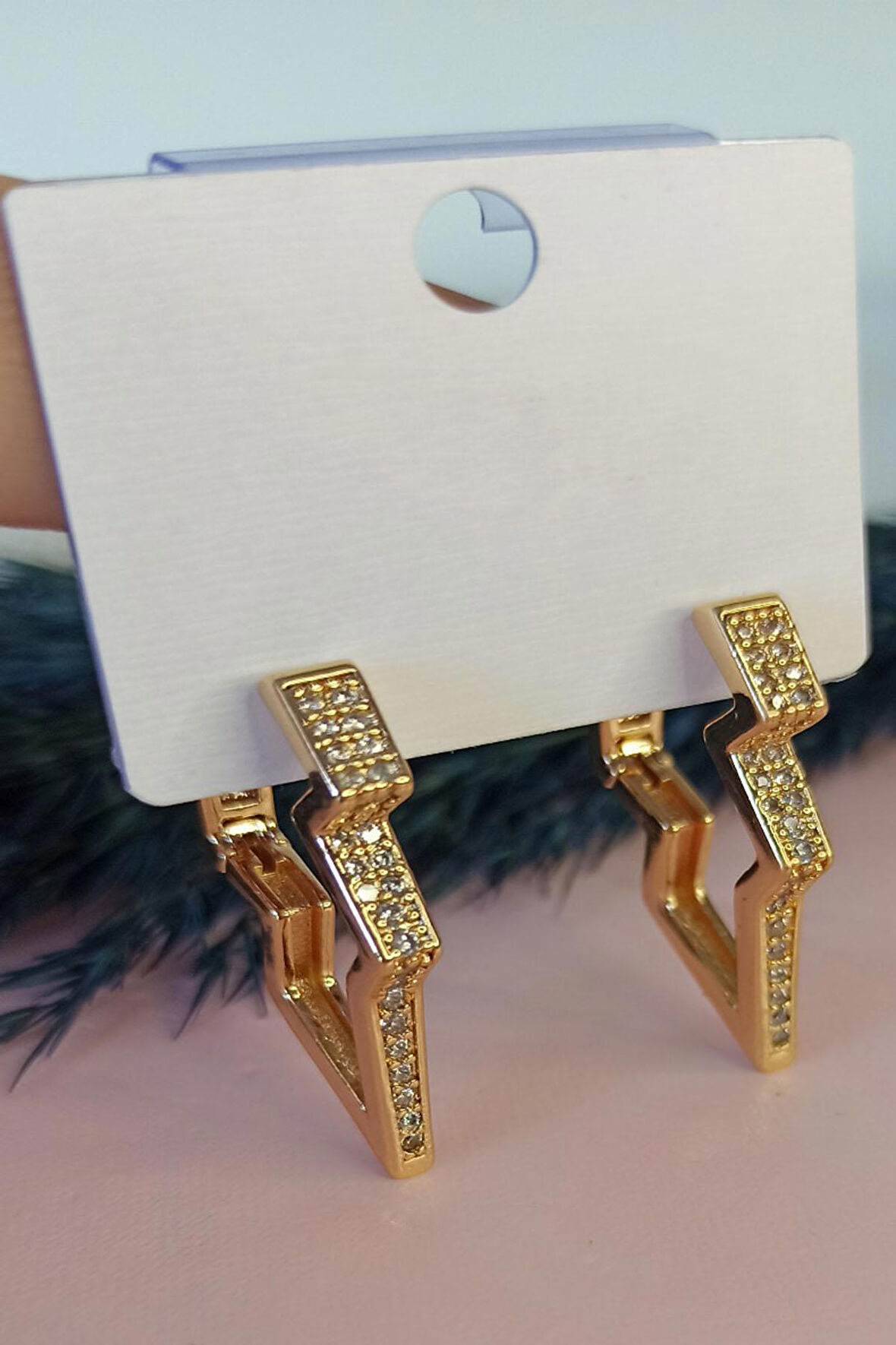 Kadın Altın Kaplama Kararmaz Üç Boyutlu Şimşek Model Çift Küpe