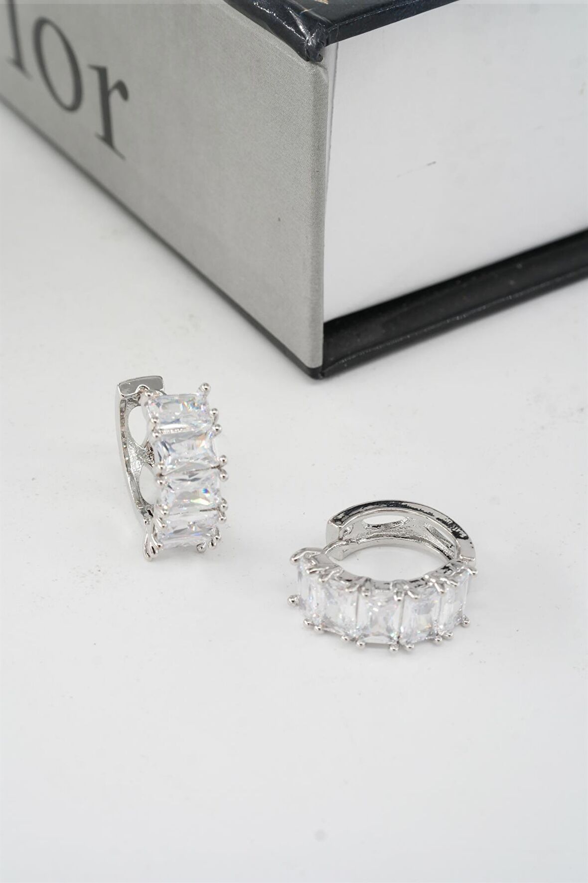 Kadın Vip Seri Baget Zirkon Taşlı Halka Model Klipsli 2'li Set Küpe