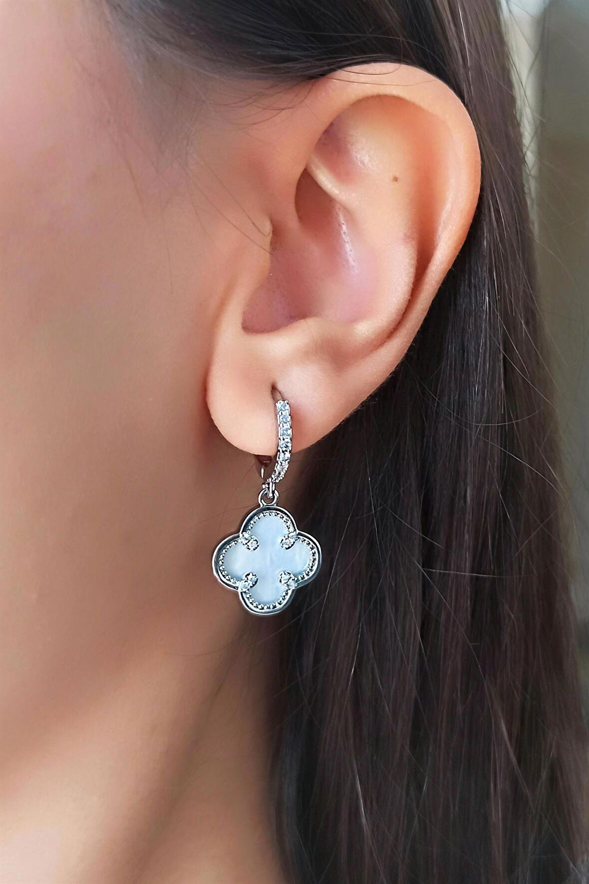 Kadın Vip Seri Zirkon Taşlı Sedefli Yonca Model Klipsli 2'li Set Küpe