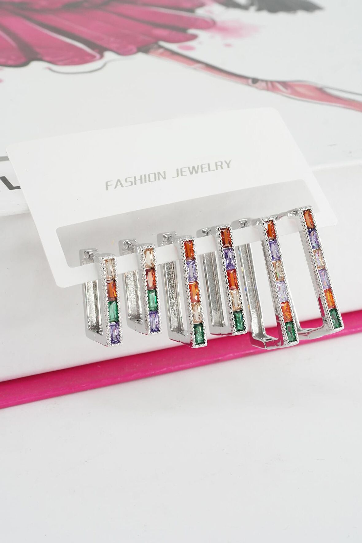 Kadın Vip Seri Mix Renkli Baget Zirkon Taşlı 6'lı Küpe Seti