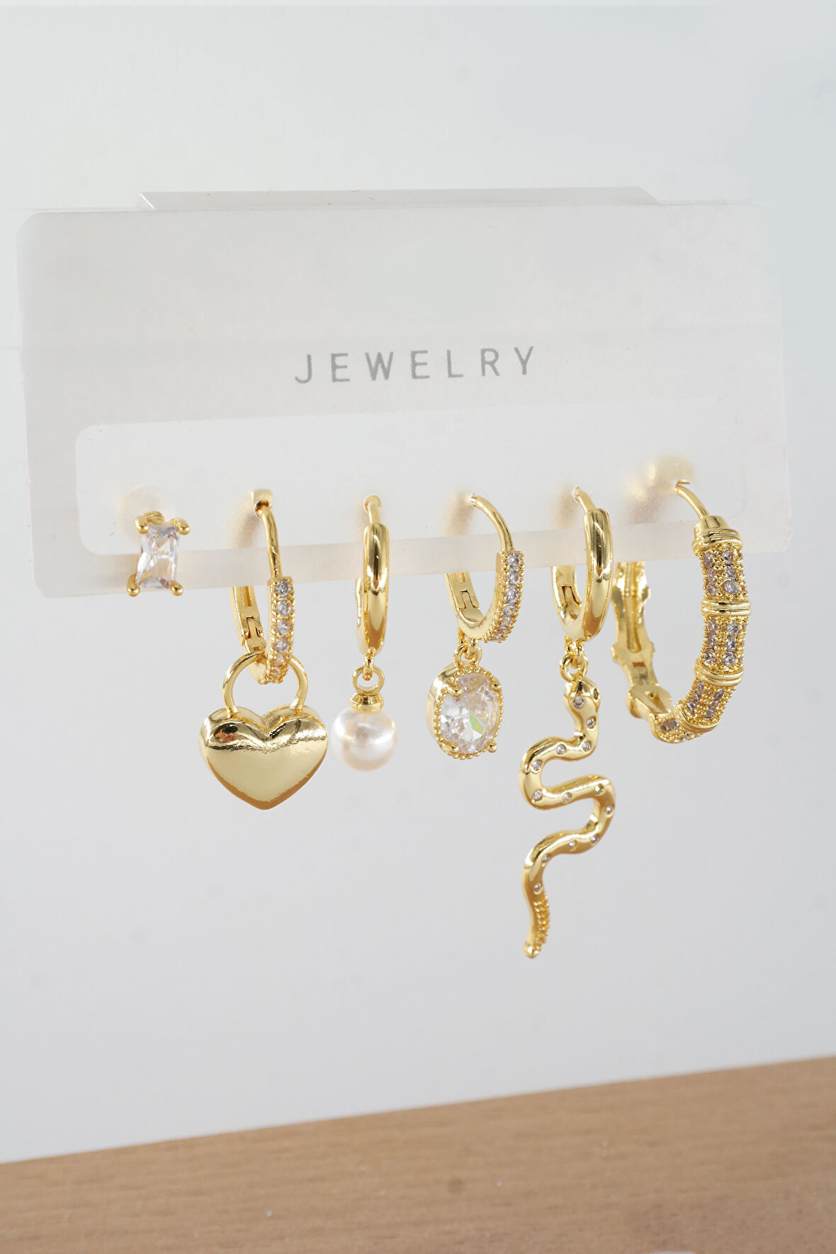 Kadın Vip Seri Zirkon Taşlı Karışık Figürlü 6'lı Küpe Seti ZRK0032