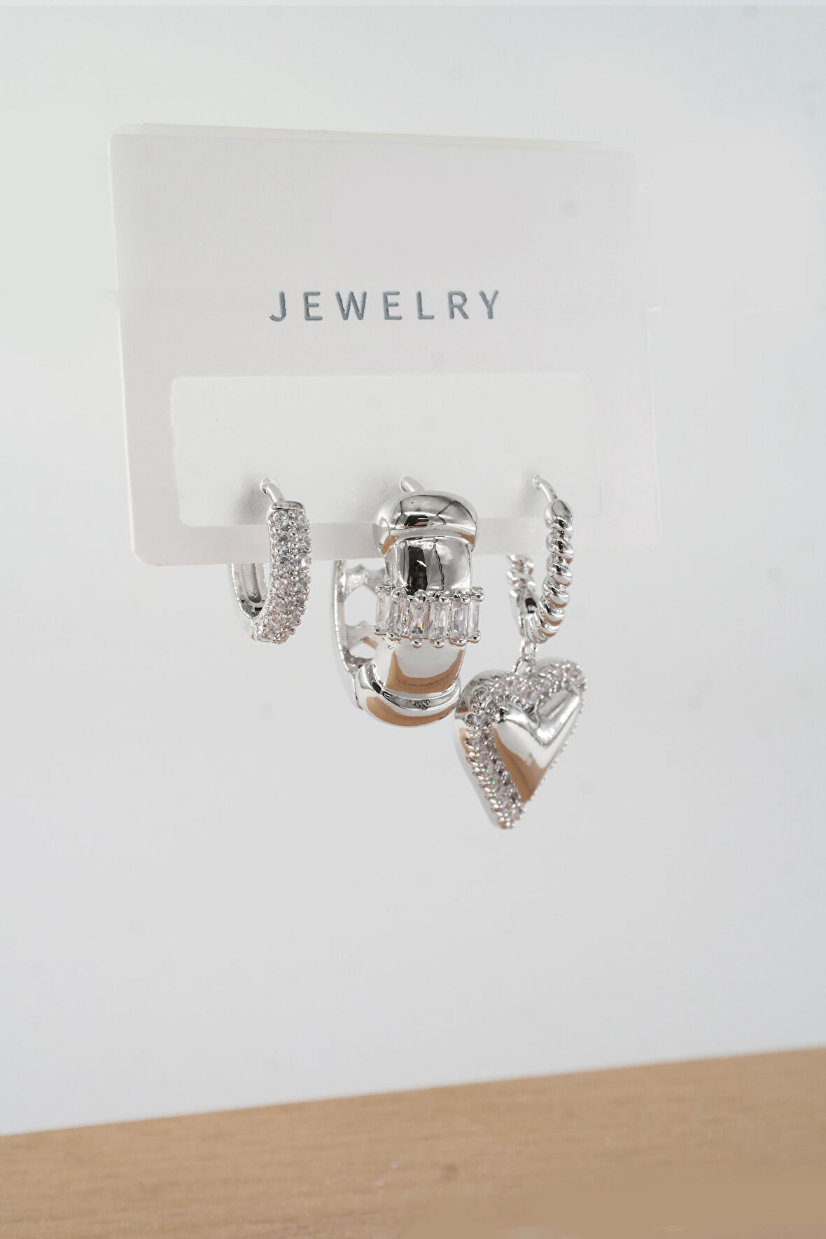 Kadın Vip Seri Baget Zirkon Taşlı Karışık Figürlü 3'lü Küpe  zrk00561