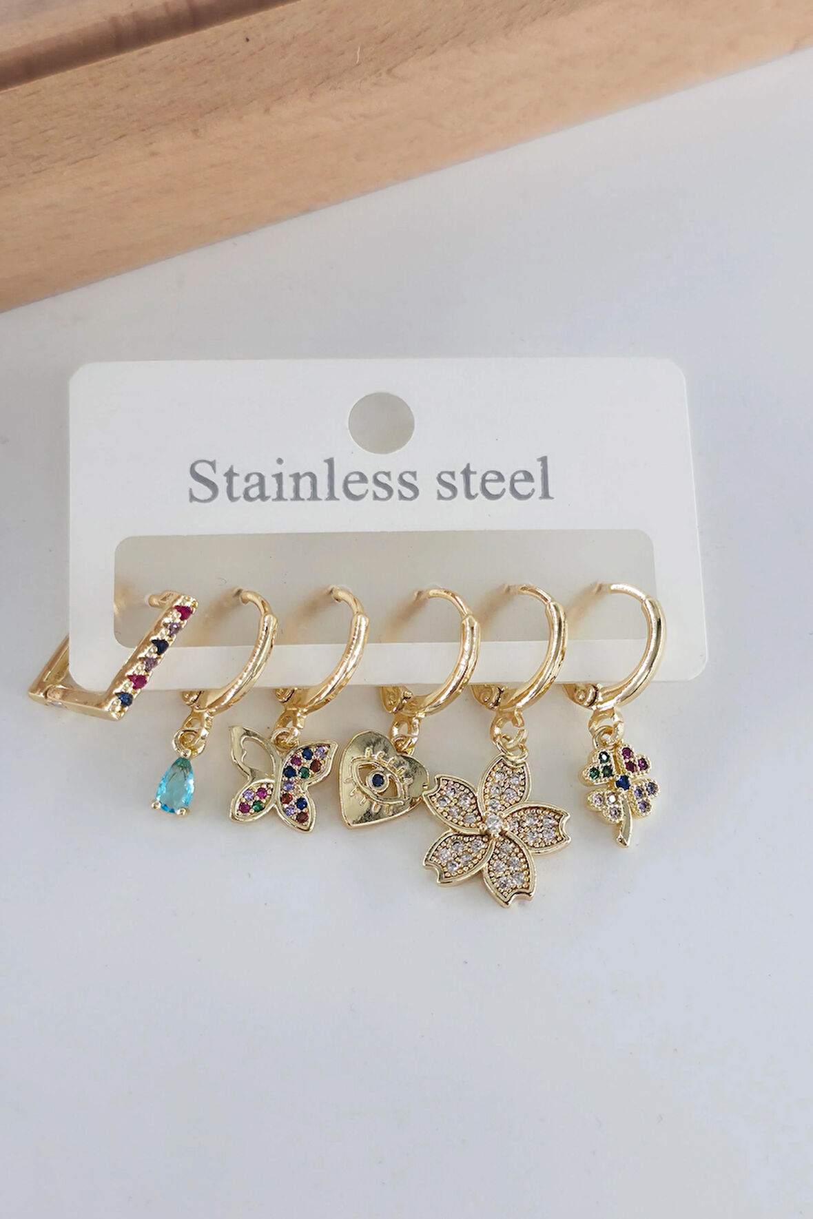 Kadın Vip Seri Antialerjik Zirkon Taşlı 6'lı Küpe