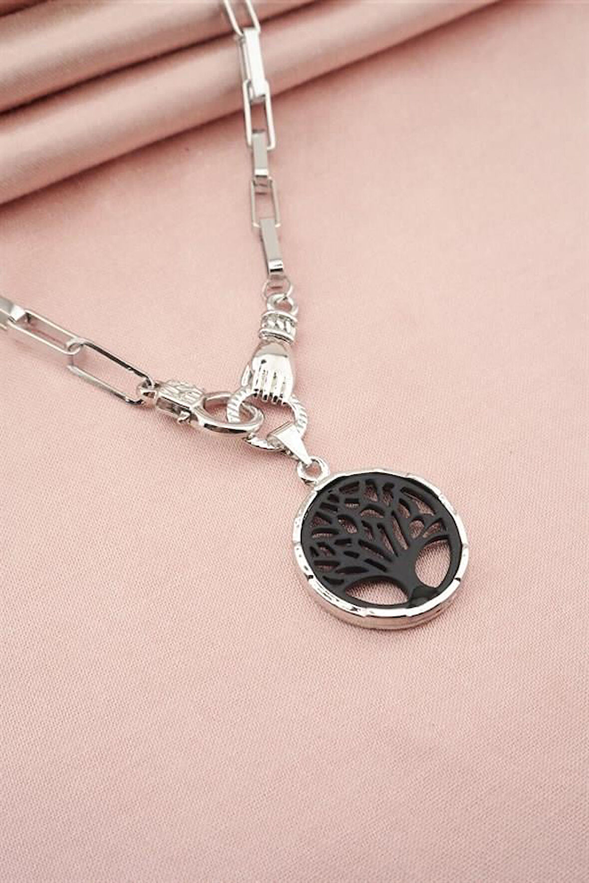 Kadın Özel Tasarım Hayat Ağacı ve El Figürlü  Örme Zincirli Kolye