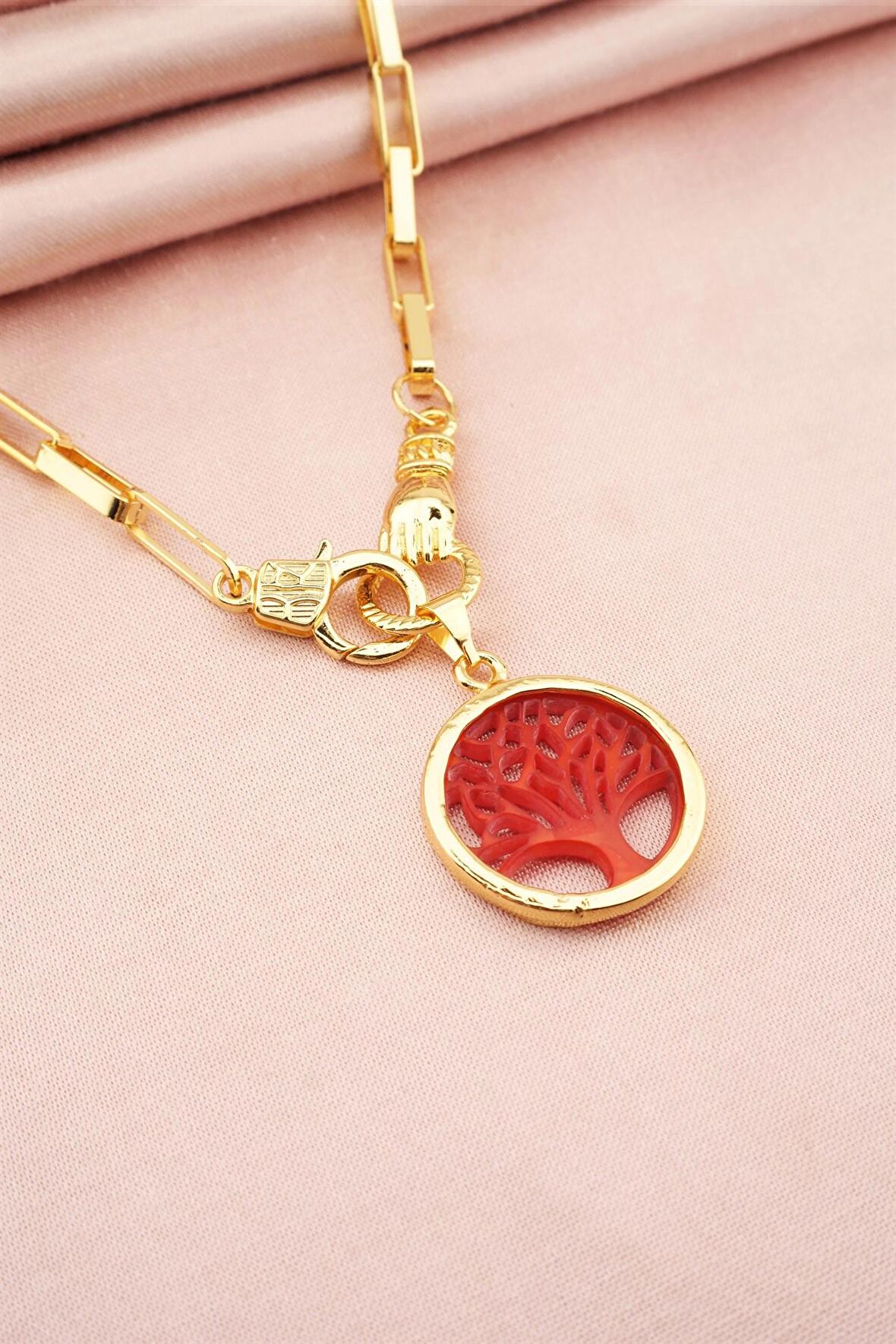 Kadın Özel Tasarım Hayat Ağacı ve El Figürlü  Örme Zincirli Kolye
