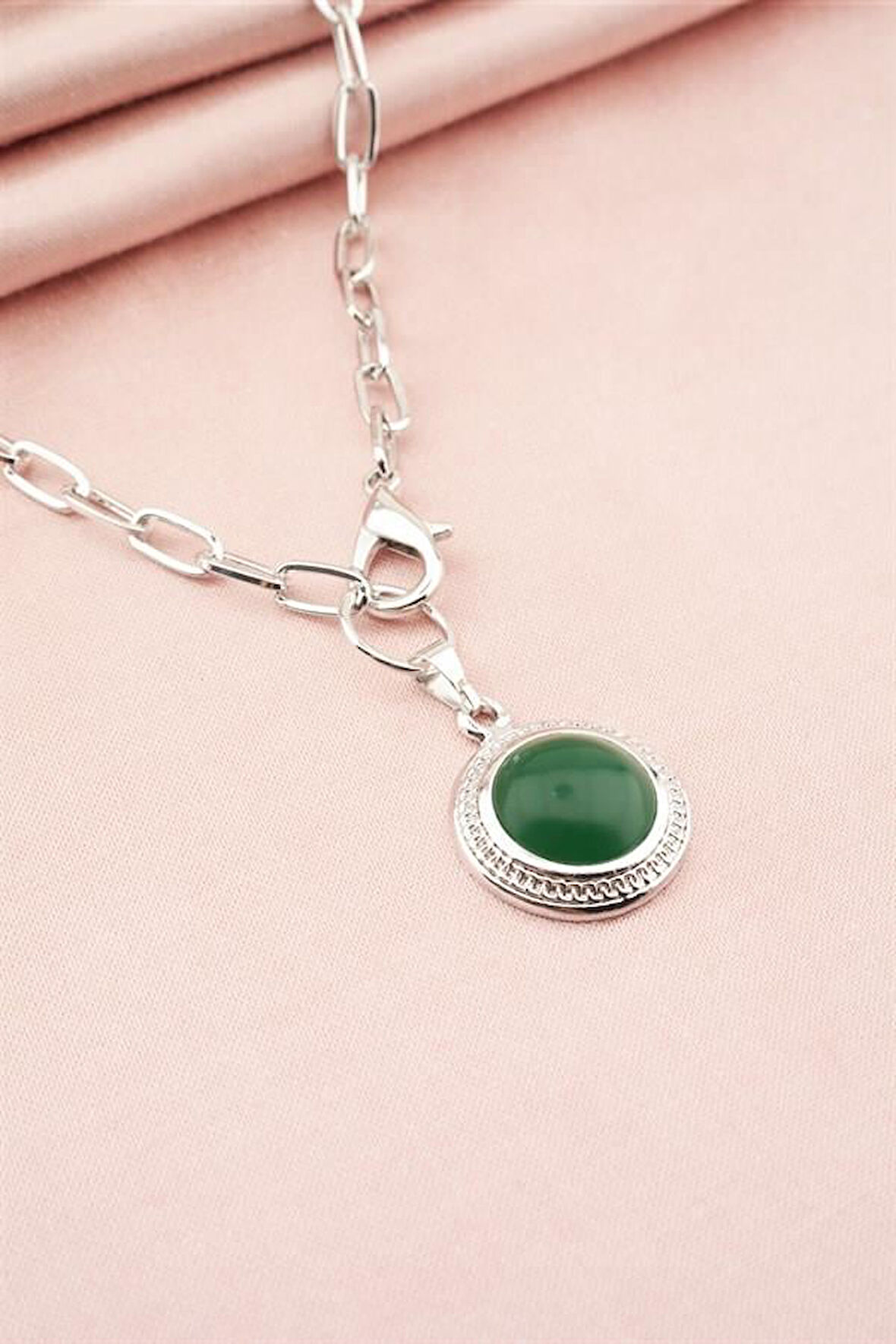 Kadın Özel Tasarım Plastik Taşlı Renkli Madalyon Kolye