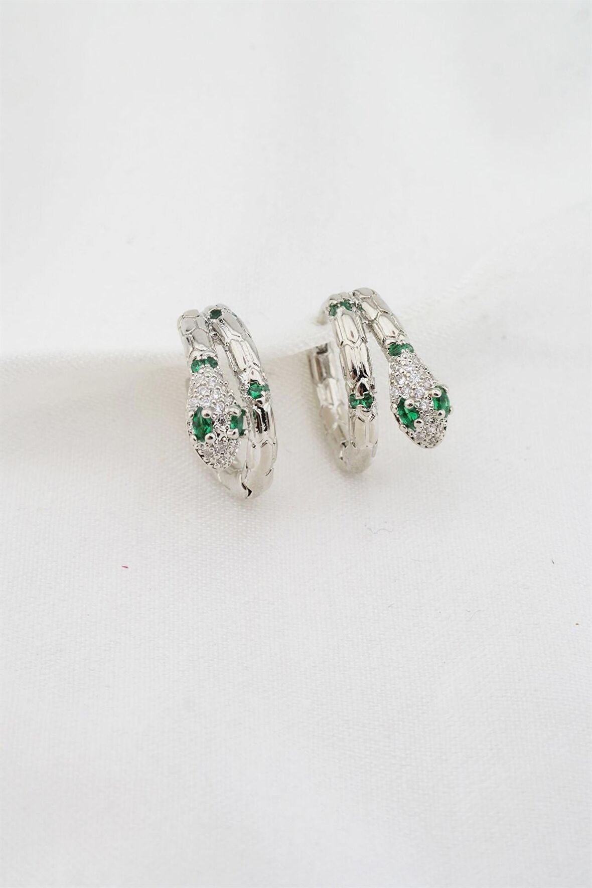 Kadın Altın Kaplama Yılan Figürlü Küpe