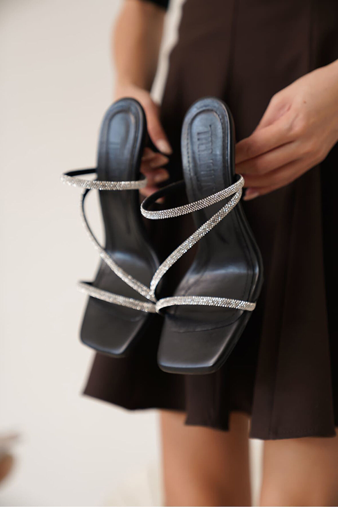 Capella Premium Siyah Kadın Taşlı Topuklu Terlik