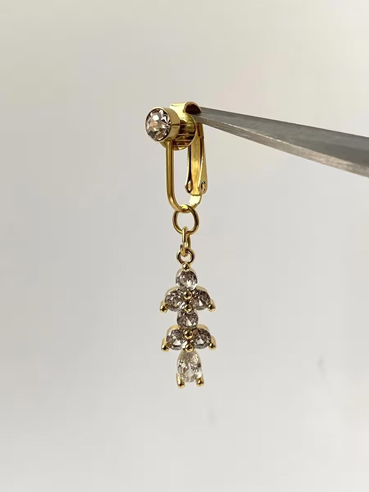 Çelik Göbek Piercing Mıknatıslı Deliksiz Kullanım Sıkıştırmalı Çiçek Sallantılı Uzun Model