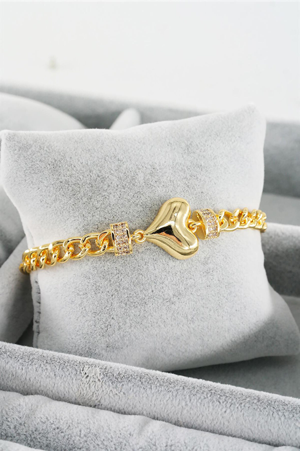 Kadın Özel Tasarım Zirkon Taşlı Kalp Figürlü Prenses Zincirli Bileklik