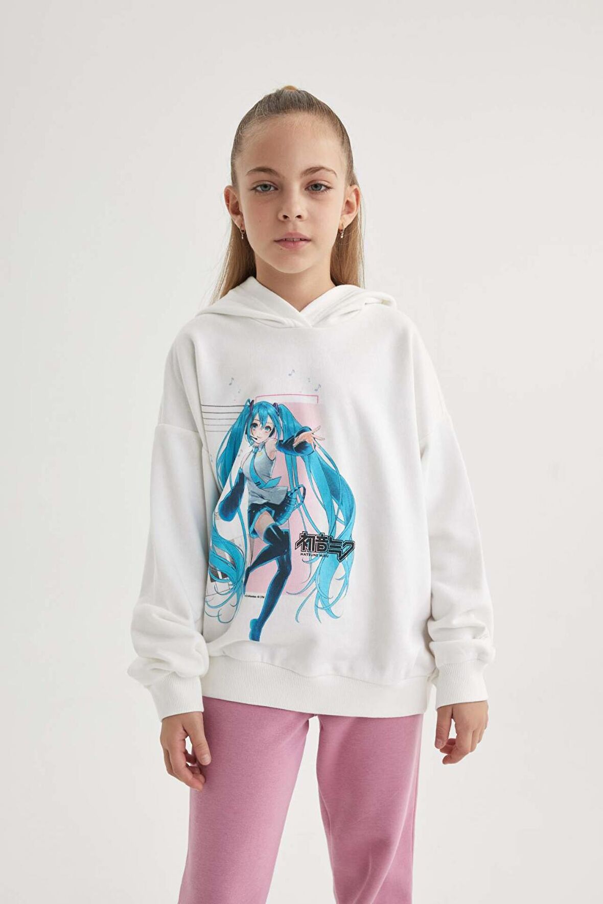 DeFacto Kız Çocuk Hatsune Miku Oversize Geniş Kalıp Kapüşonlu Sweatshirt B2524A823WNER134