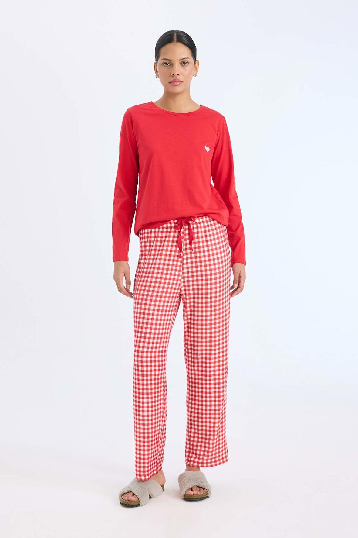 DeFacto Pijama Takımı Regular Fit Uzun Kollu Üst Kareli Uzun Altı-Fall in Love D2303AX24WNRD59