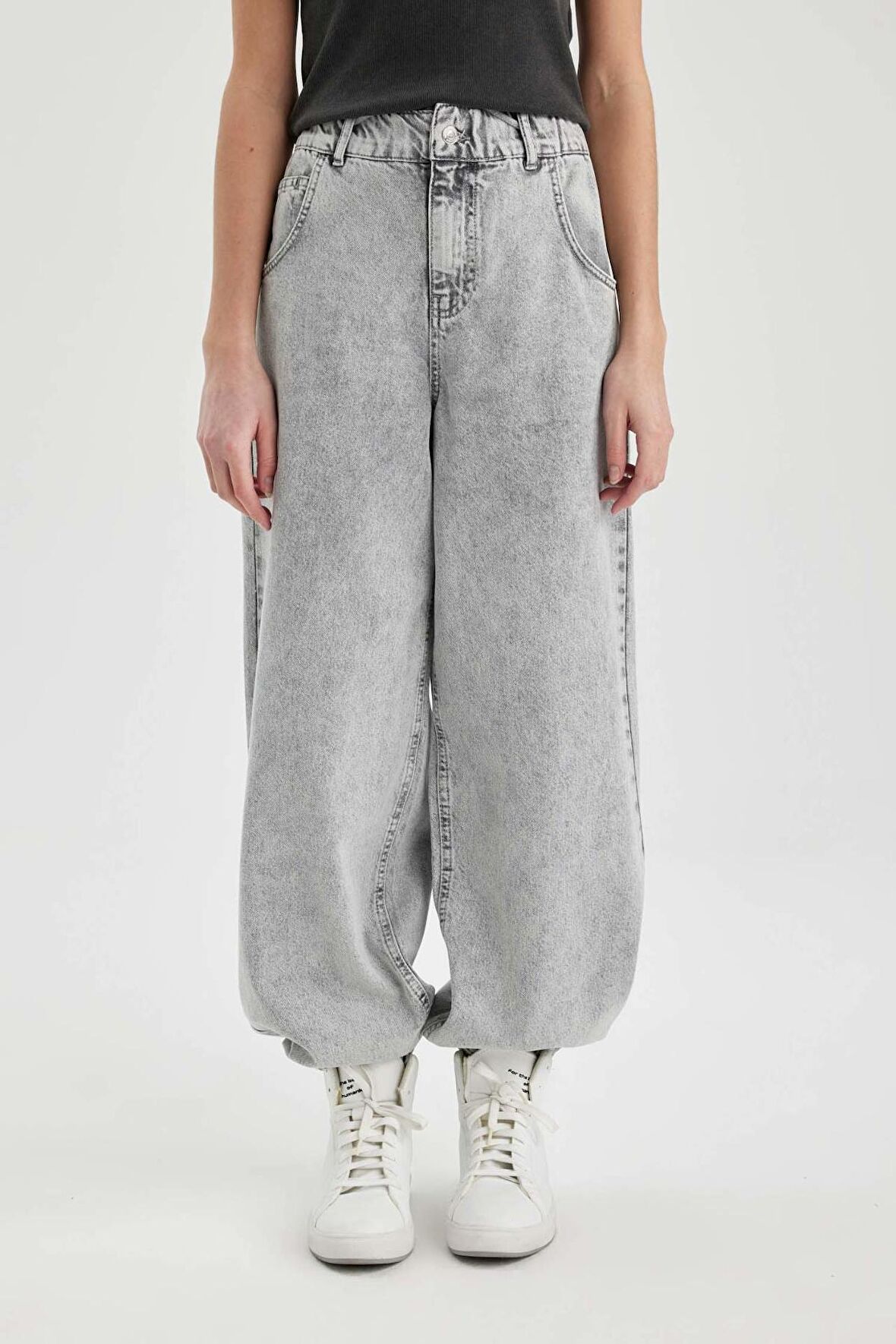 DeFacto Jogger Fit Yüksek Bel Bilek Boy Jean Yıkamalı Pantolon C1319AX24SPNM55