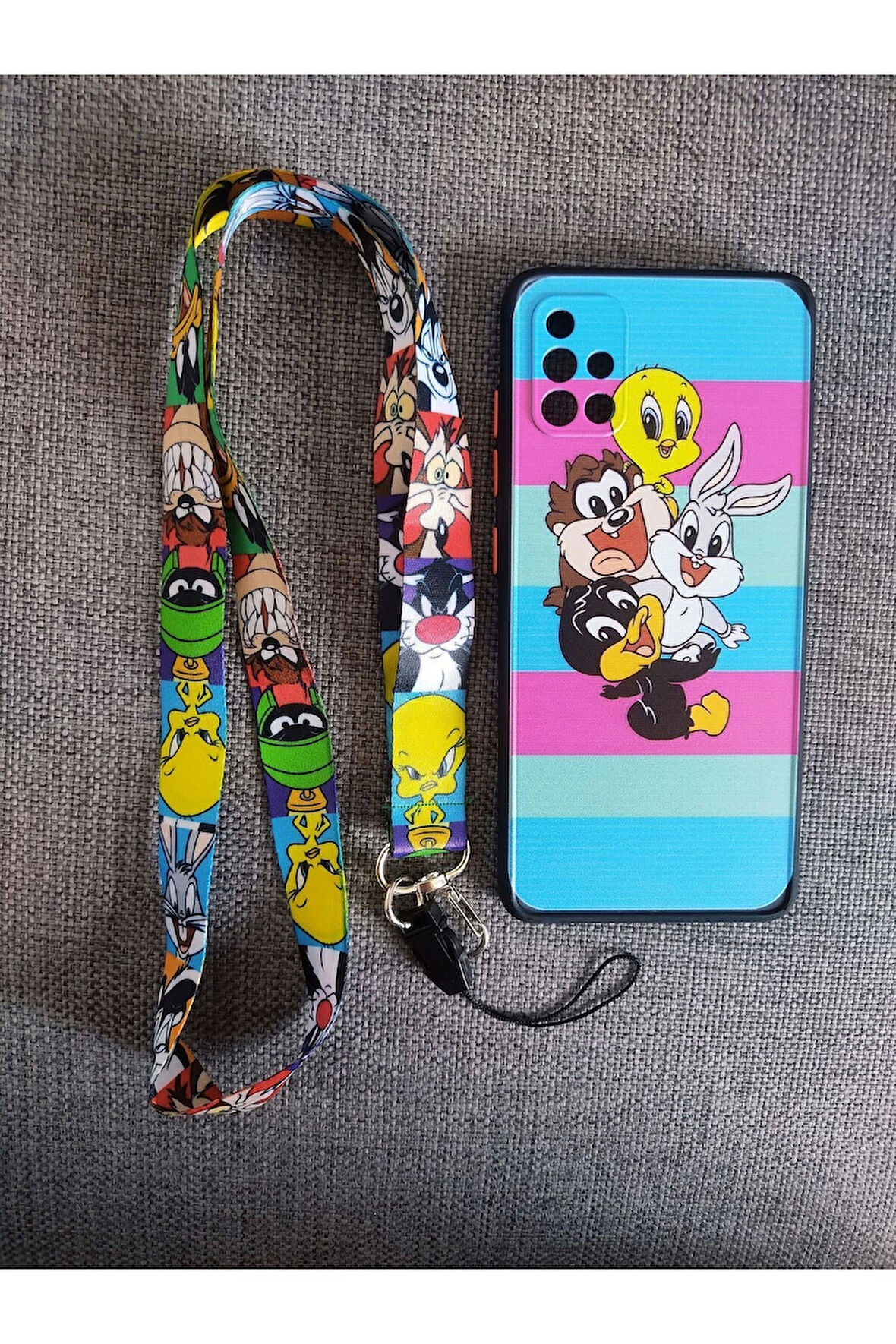Galaxy A52 Uyumlu Looney Tunes Tasarım Tuşları Renkli Telefon Boyun Askılı Set Kılıf