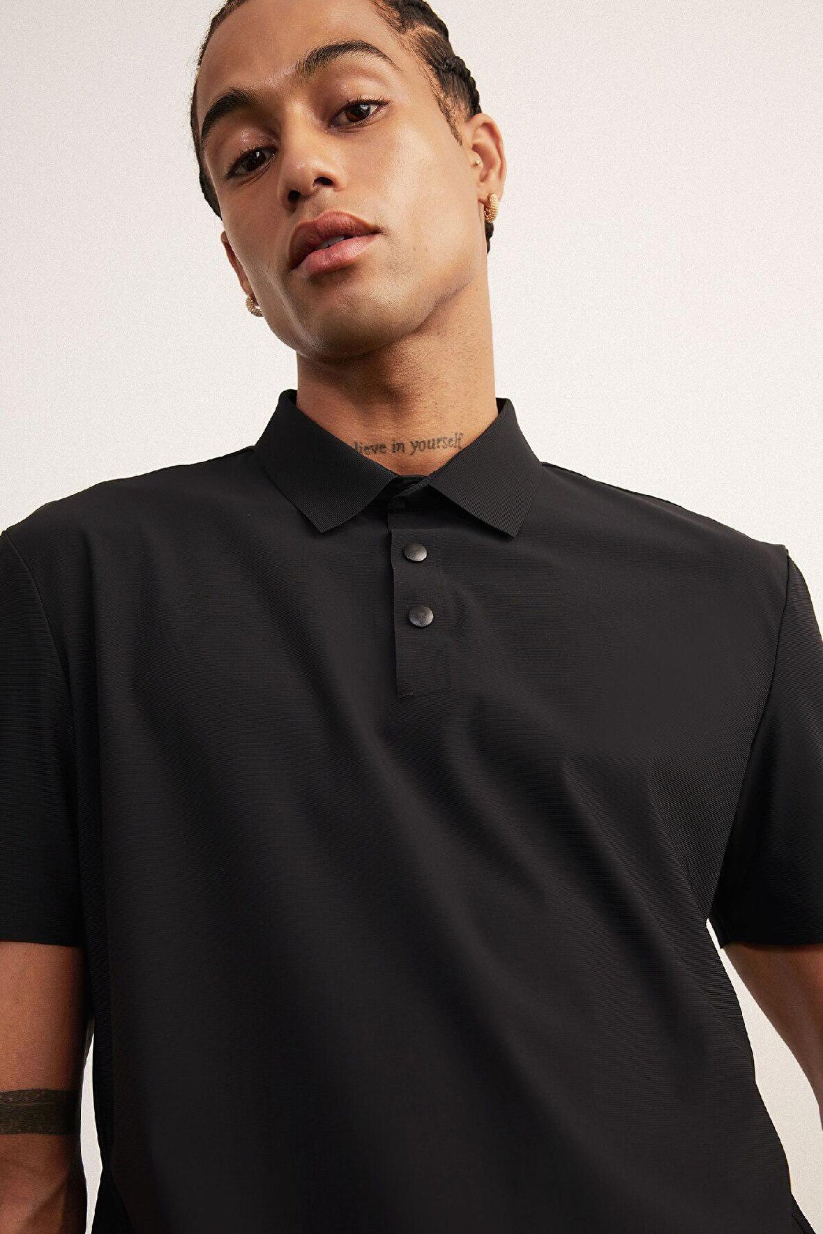 DeFactoFit Standart Fit Sporcu Kısa Kollu Polo Tişört D9244AX25SPBK81