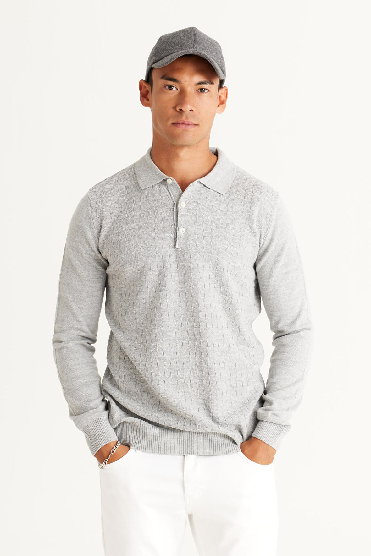 Erkek Gri Standart Fit Normal Kesim Polo Yaka Jakarlı Triko Kazak