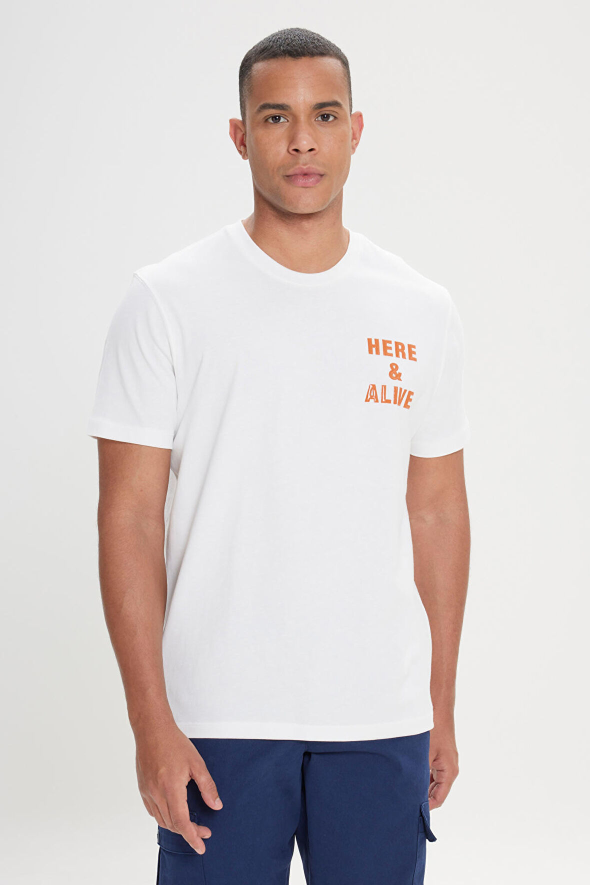 Comfort Fit Rahat Kesim %100 Pamuk Baskılı Bisiklet Yaka Tişört