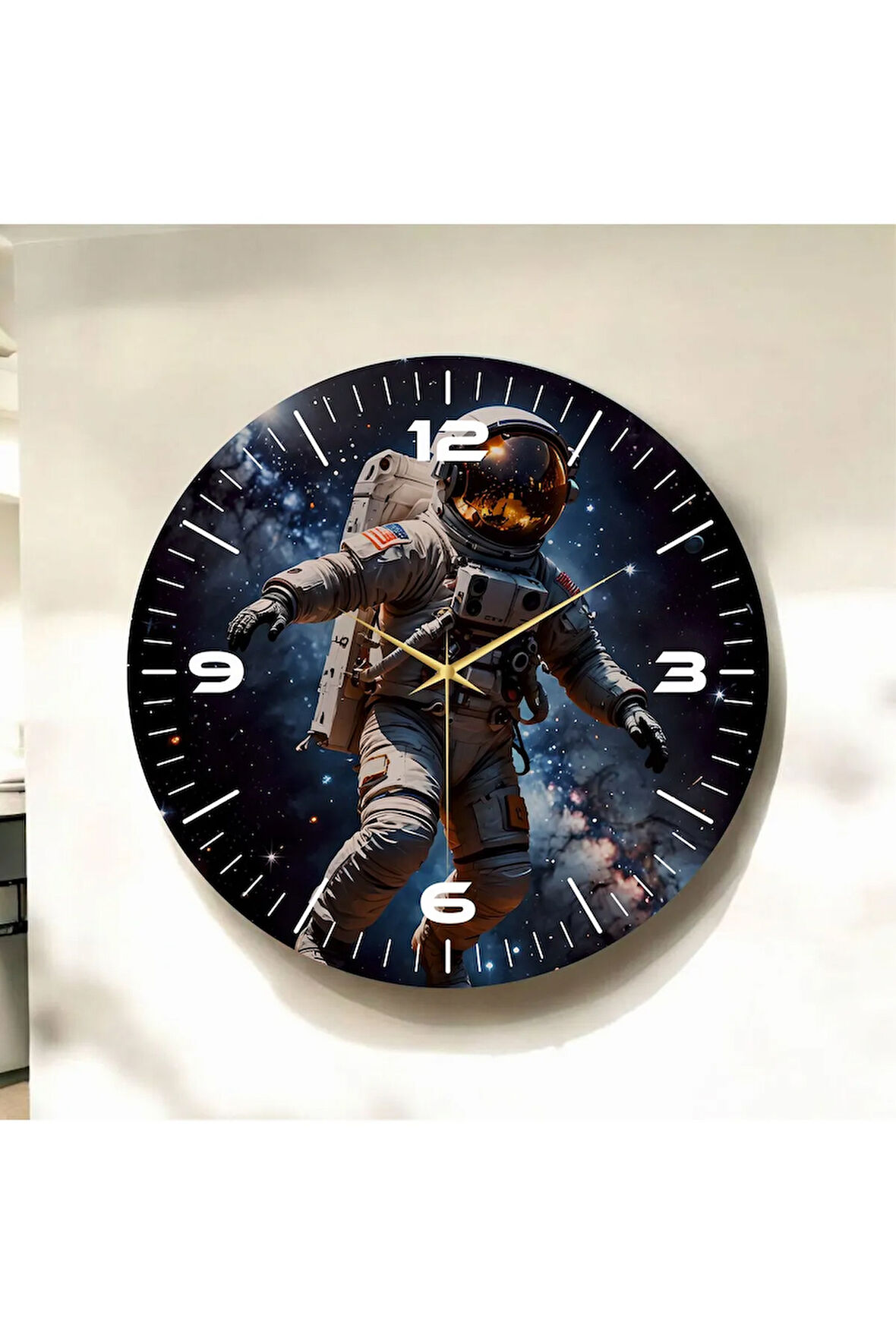 Renkli Baskı Astronot Desenli Sayılı Hediyelik Ahşap Sessiz Duvar Saati 50cm