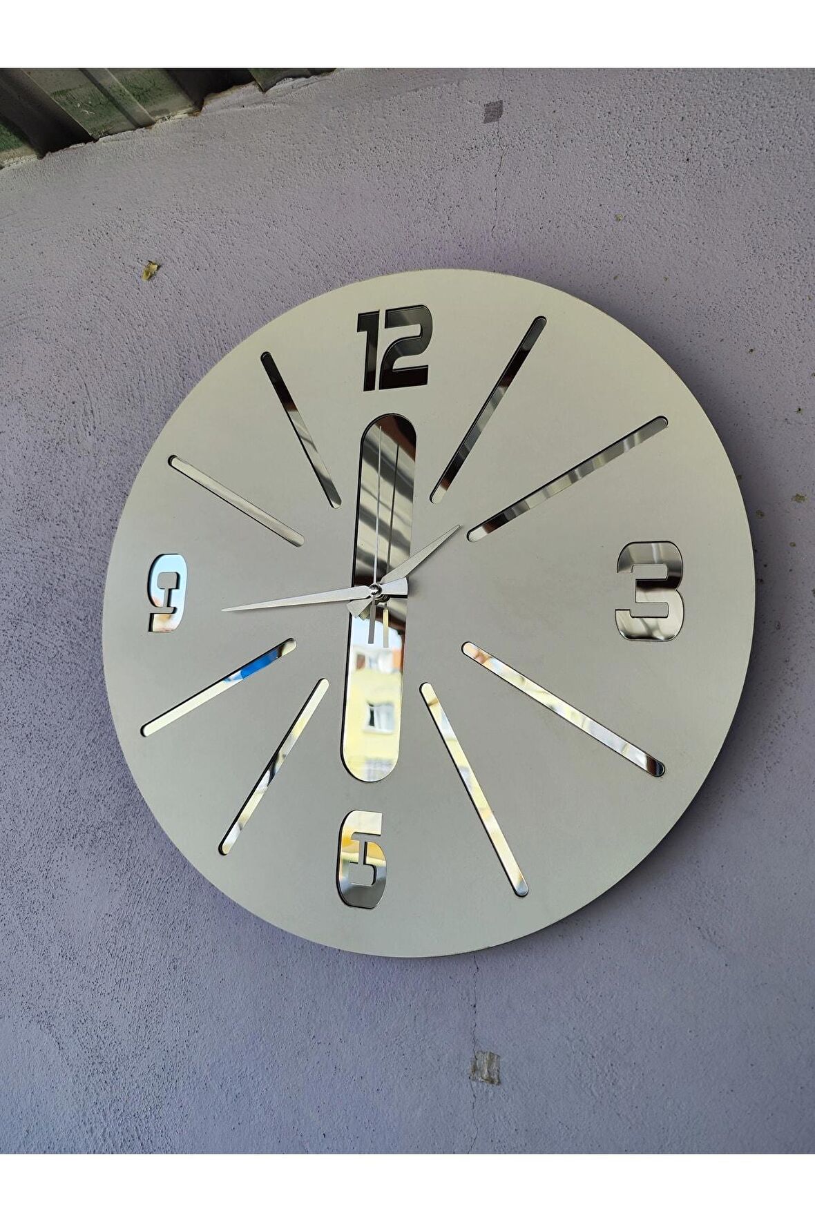 Beyaz Renk Hediyelik Ahşap Dekoratif Farklı Desenli Duvar Saati 50cm