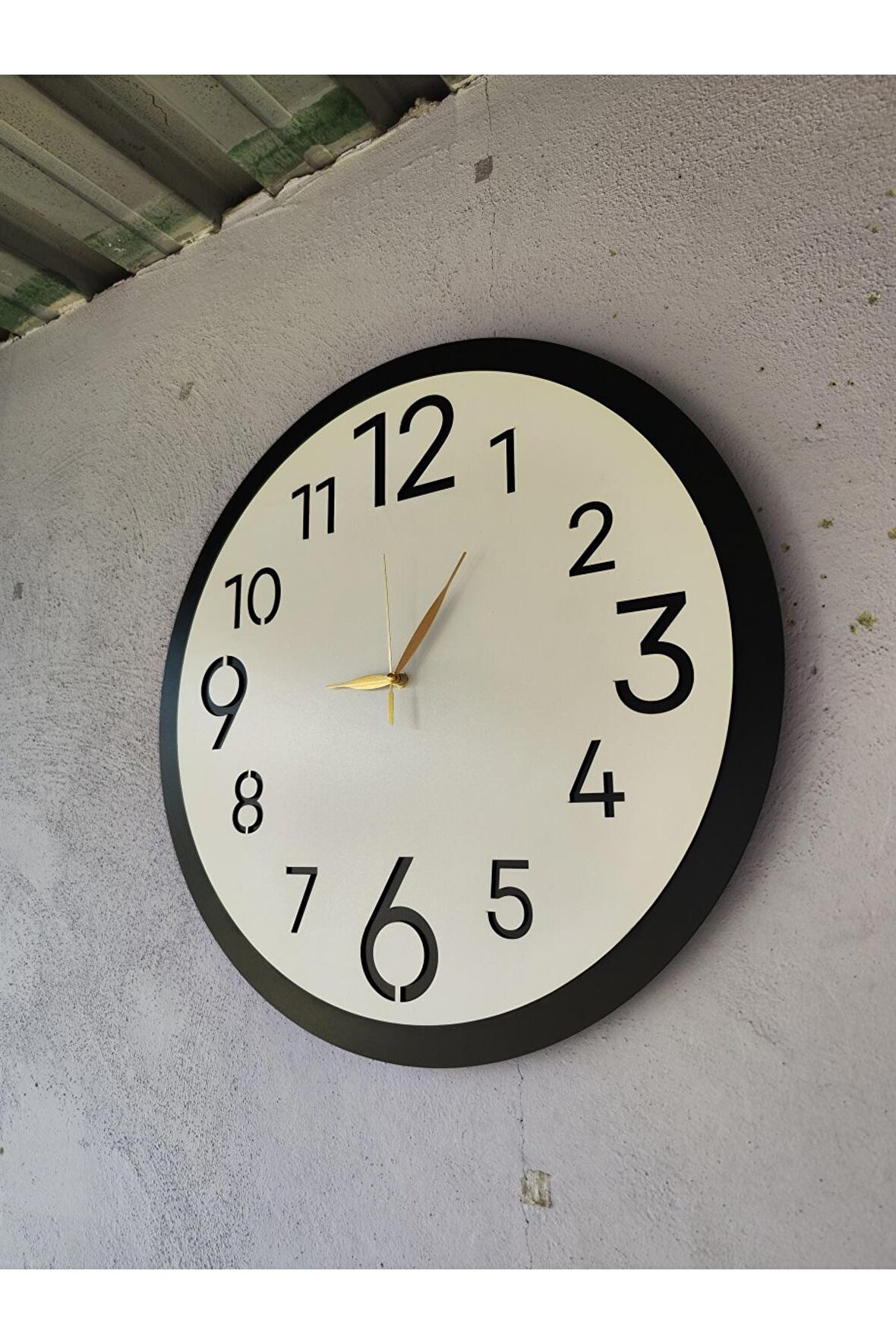 Ahşap Siyah Beyaz Renk Sade Sayılı Hediyelik Sessiz Duvar Saati 50cm