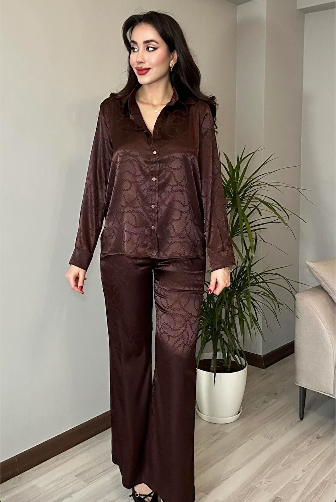 Kadın Acı Kahverengi Aurelia Floş Jakar Saten Gömlek Pantolon İkili Takım Leopar Desenli Alt Üst Takım