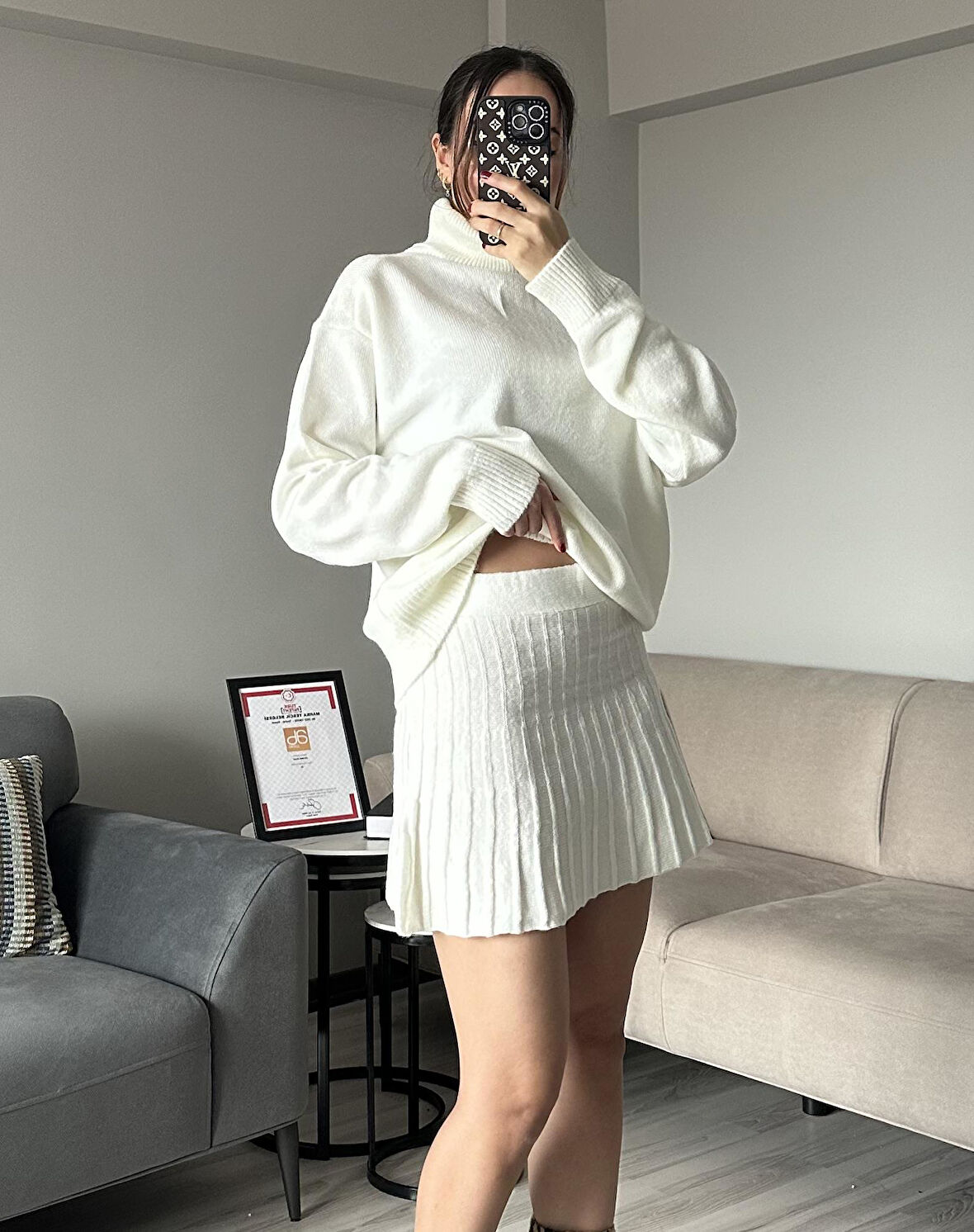 Kadın Ekru Kalın Kışlık Kazak ve Pileli Mini Etek İkili Takım Pamuk Kışlık Boğazlı Alt Üst Triko Takım