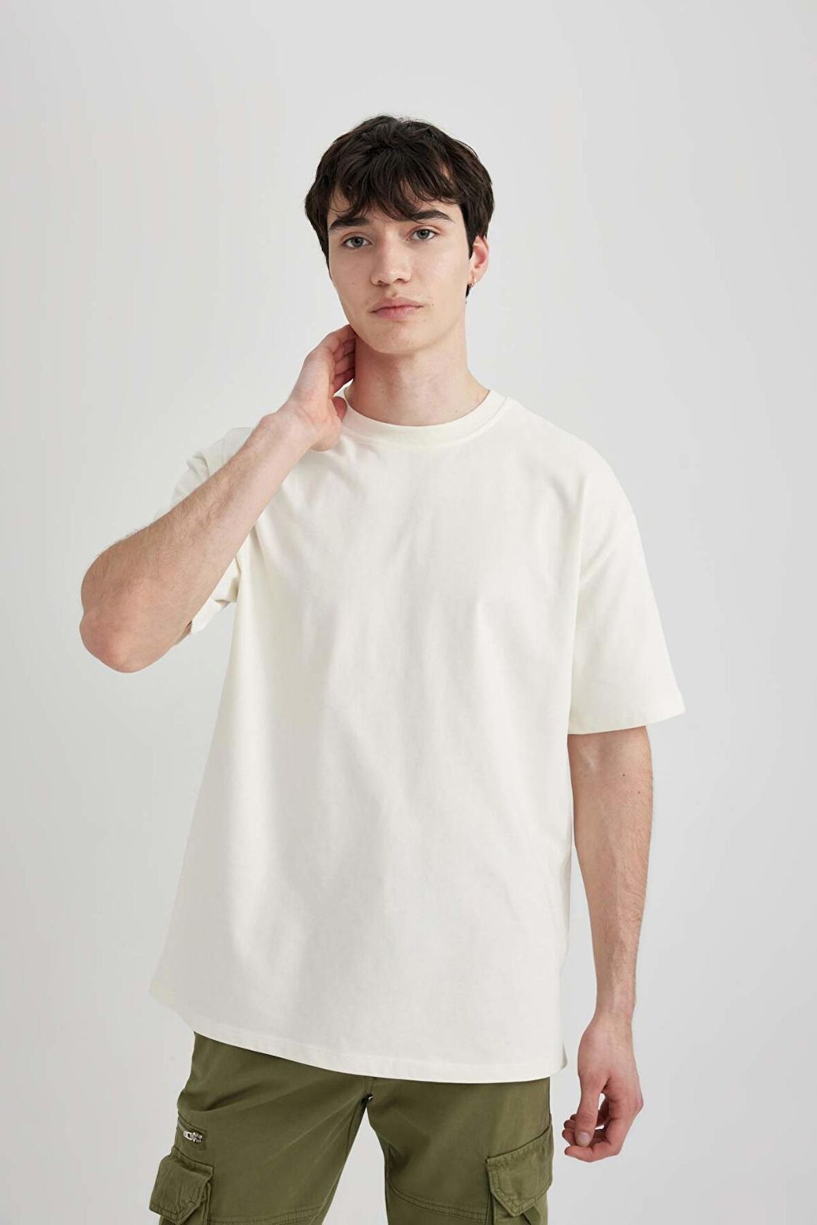 DeFacto Boxy Fit Bisiklet Yaka Kısa Kollu Tişört C5277AX24SPER238