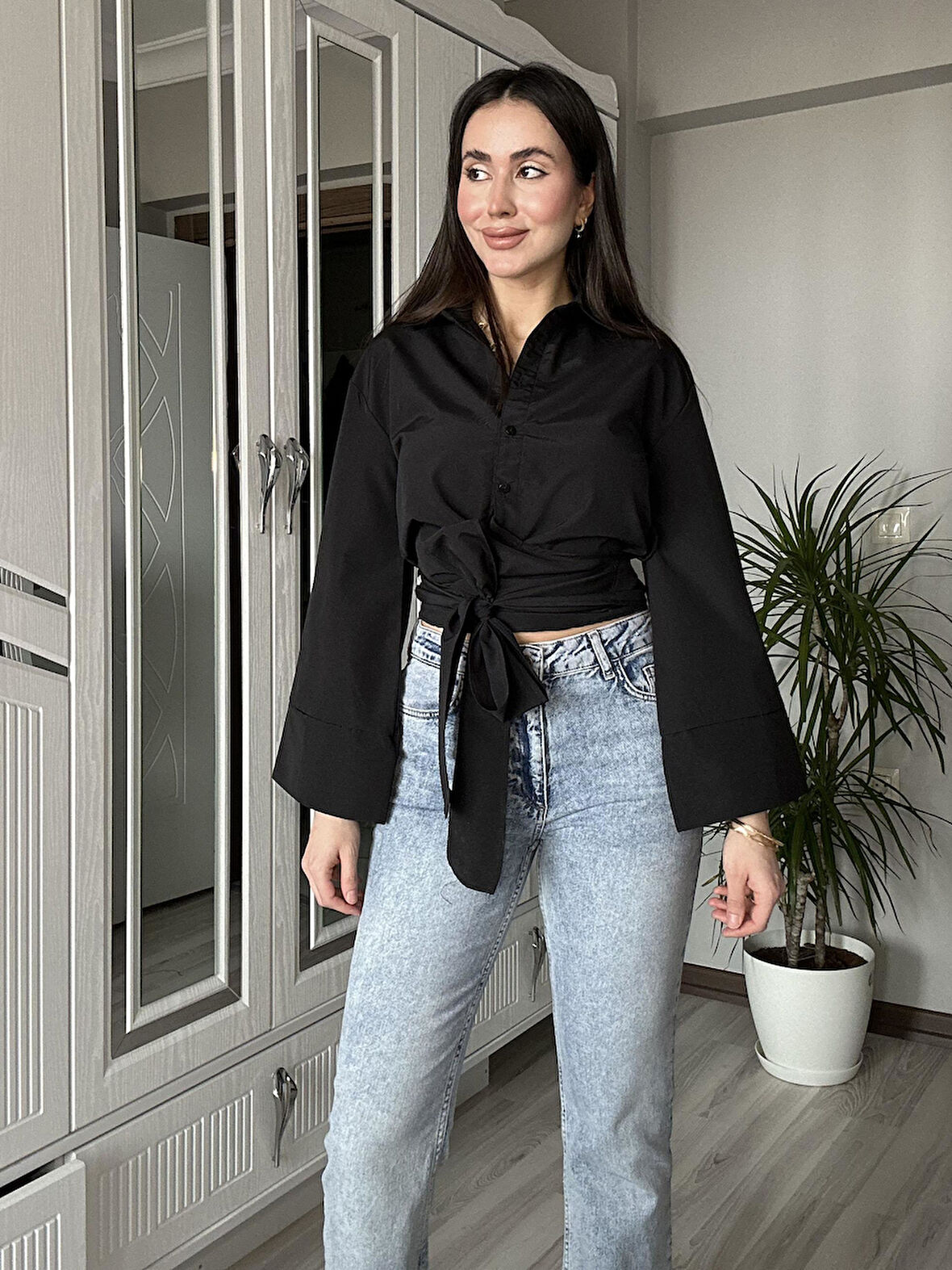 Kadın Siyah İspanyol Kol Bel Bağlamalı Kuşaklı Tasarım Poplin Gömlek 