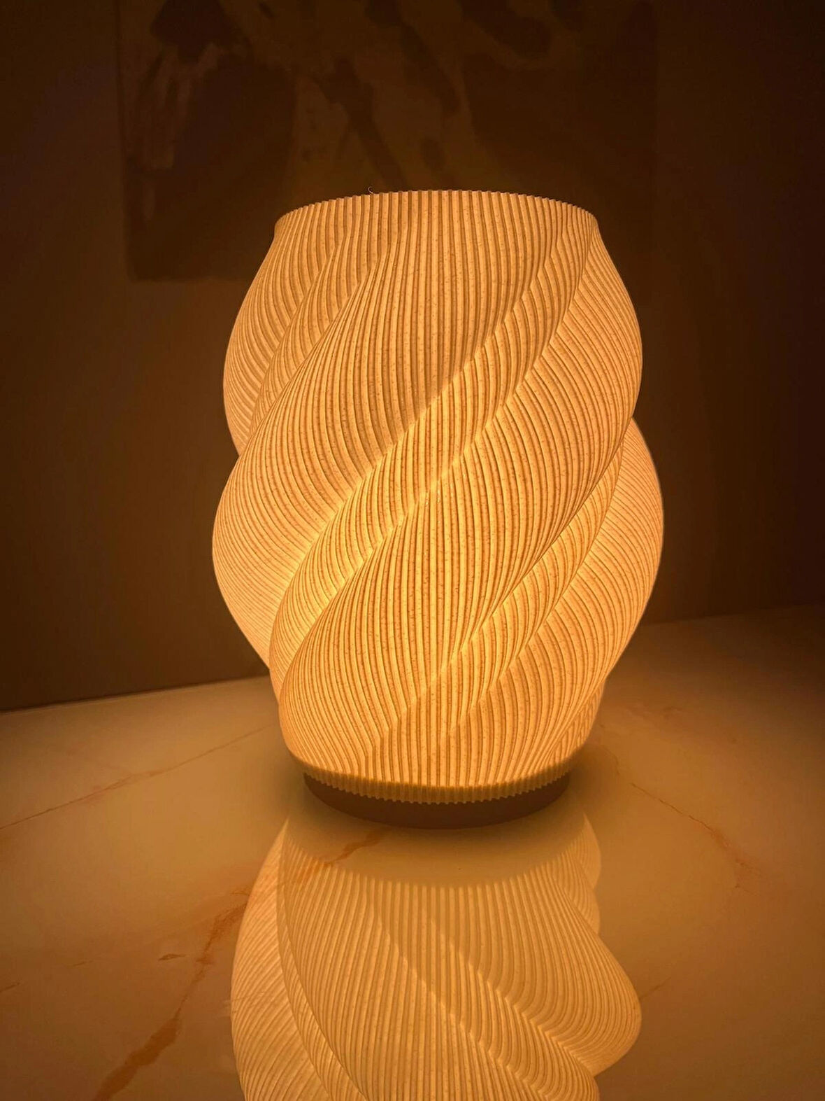 Modern Spiral Tasarımlı 3D Baskı Masa Lambası - Sıcak Işık, Şık Dekor