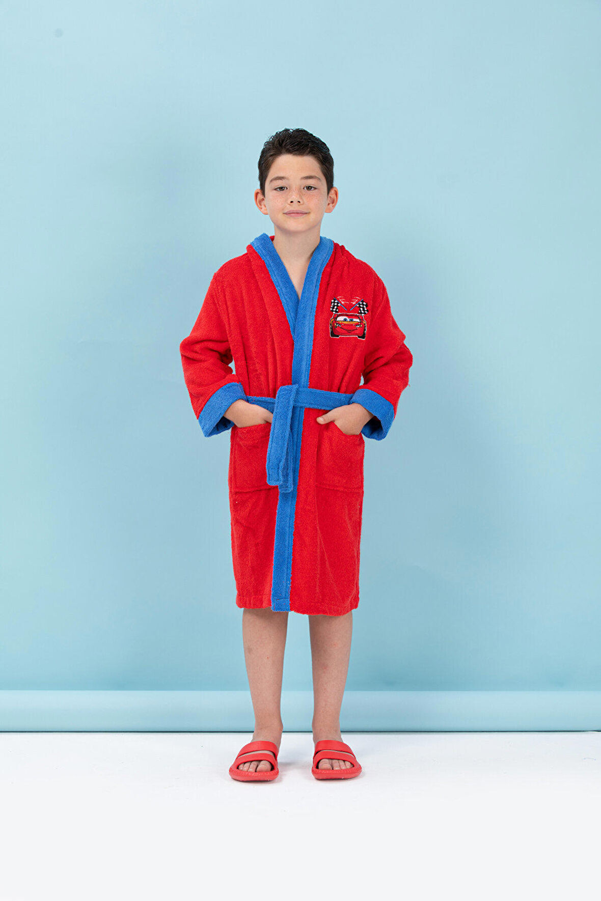 Özdilek Cars Go Nakışlı Disney Lisanslı Kapüşonlu Çocuk Bornozu 7/8 Yaş