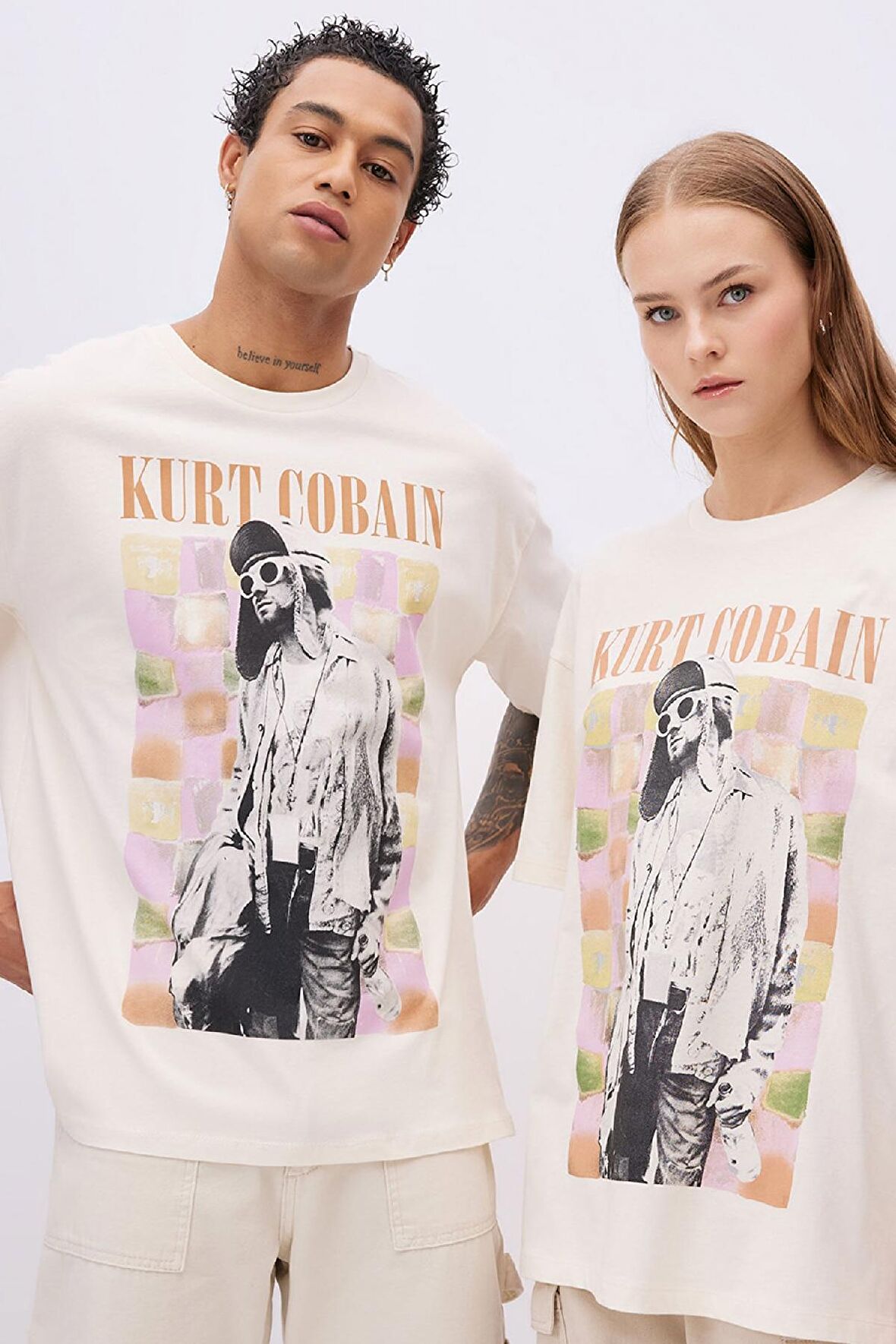 DeFacto Unisex Kurt Cobain Oversize Geniş Kalıp Bisiklet Yaka Kısa Kollu Tişört C3769AX24SMER103