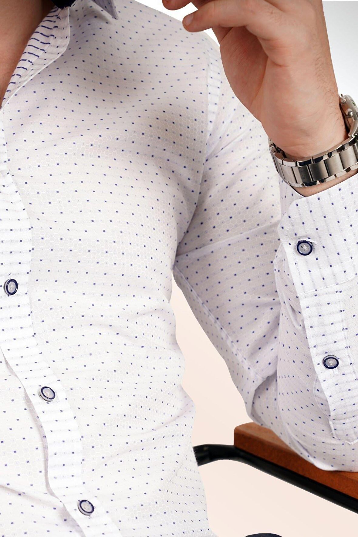 Erkek Mavi Noktalı Beyaz Gömlek