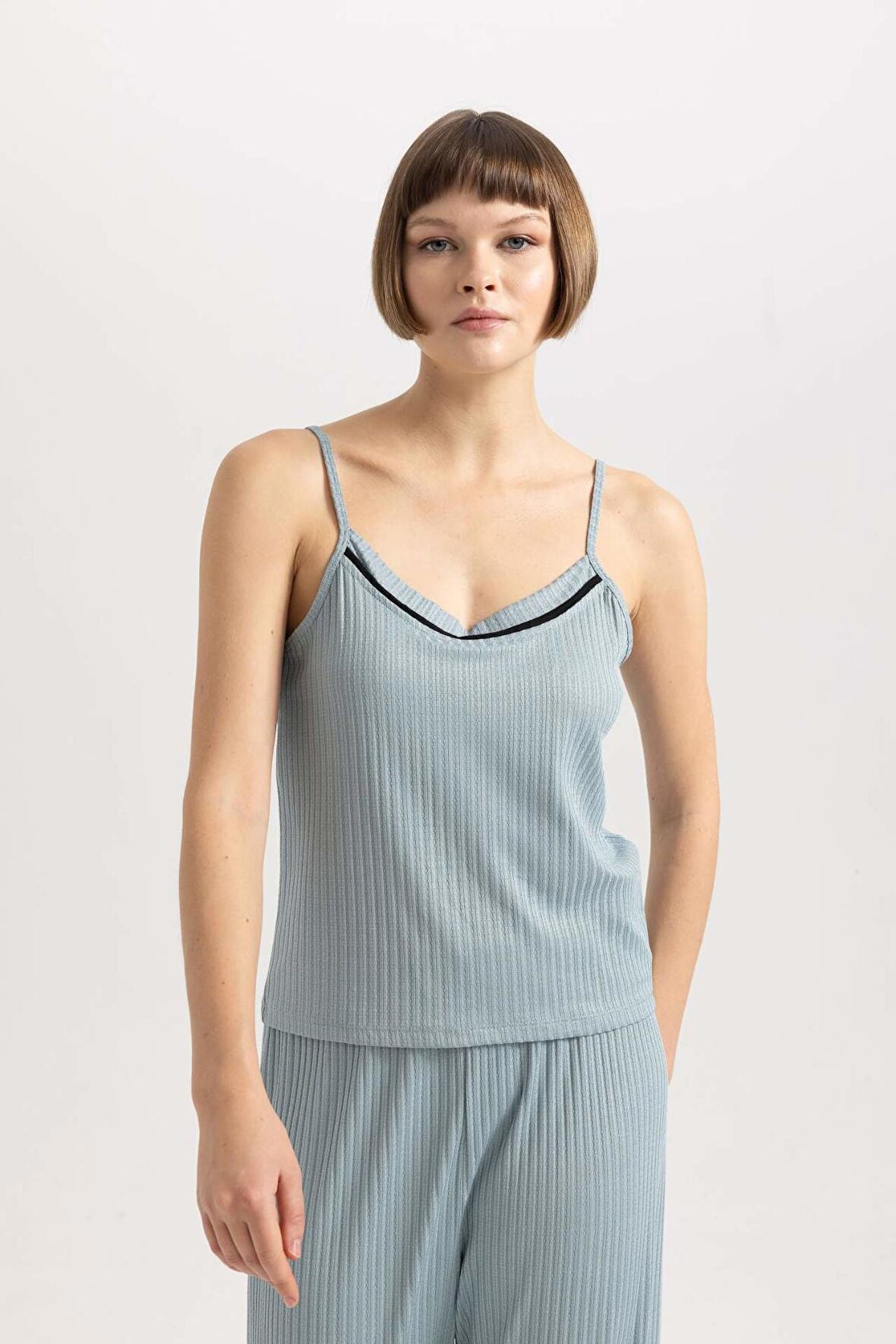 DeFacto Regular Fit Askılı Casual Pijama Üstü-Fall in Love B6560AX23AUGN1200